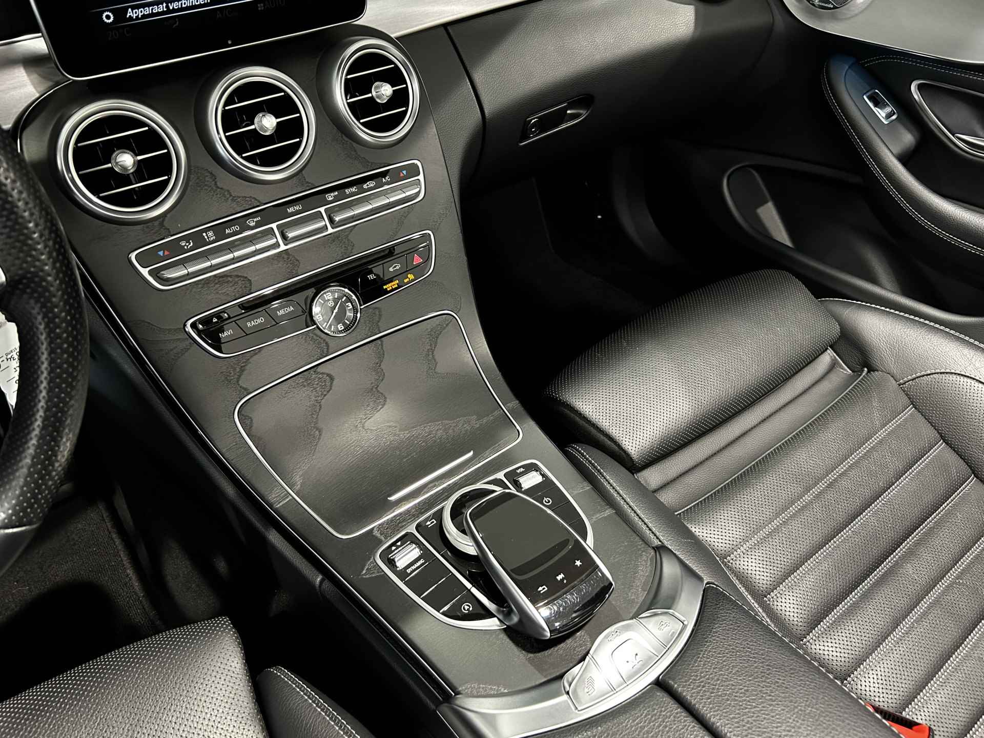 Mercedes-Benz C-Klasse Cabrio 250 AMG 211PK // Distronic // Burmester // Head-up display // Rij Assistentie pakket // Comand Navi // Actieve dodehoek a - 32/53
