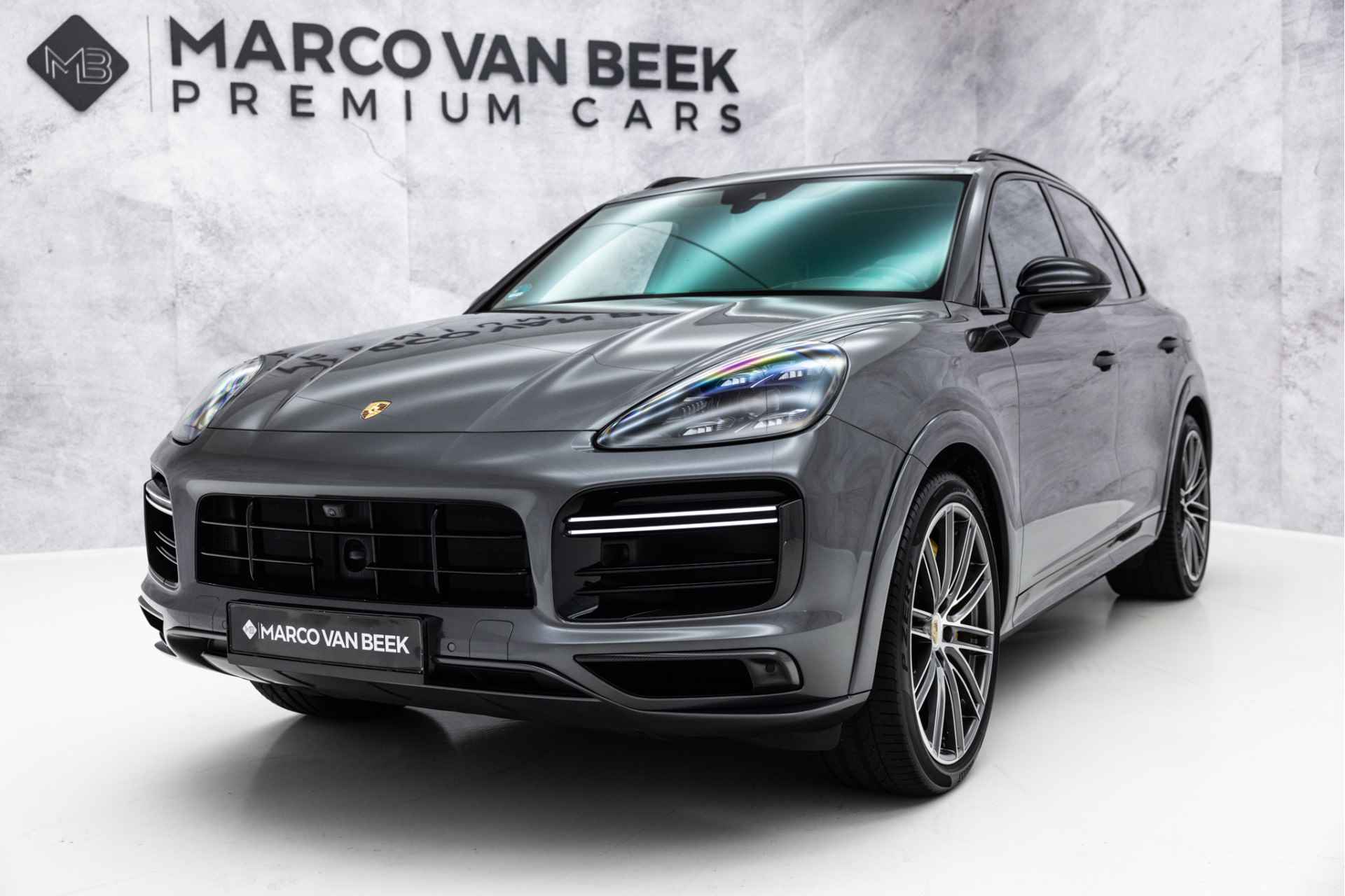 Porsche Cayenne Turbo S E-Hybrid 680 PK | Keramisch | 4W Sturing | Pano | 22" | Carbon - 8/76