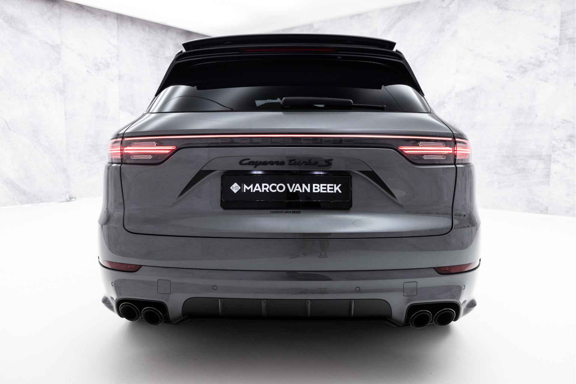 Porsche Cayenne Turbo S E-Hybrid 680 PK | Keramisch | 4W Sturing | Pano | 22" | Carbon - 10/76