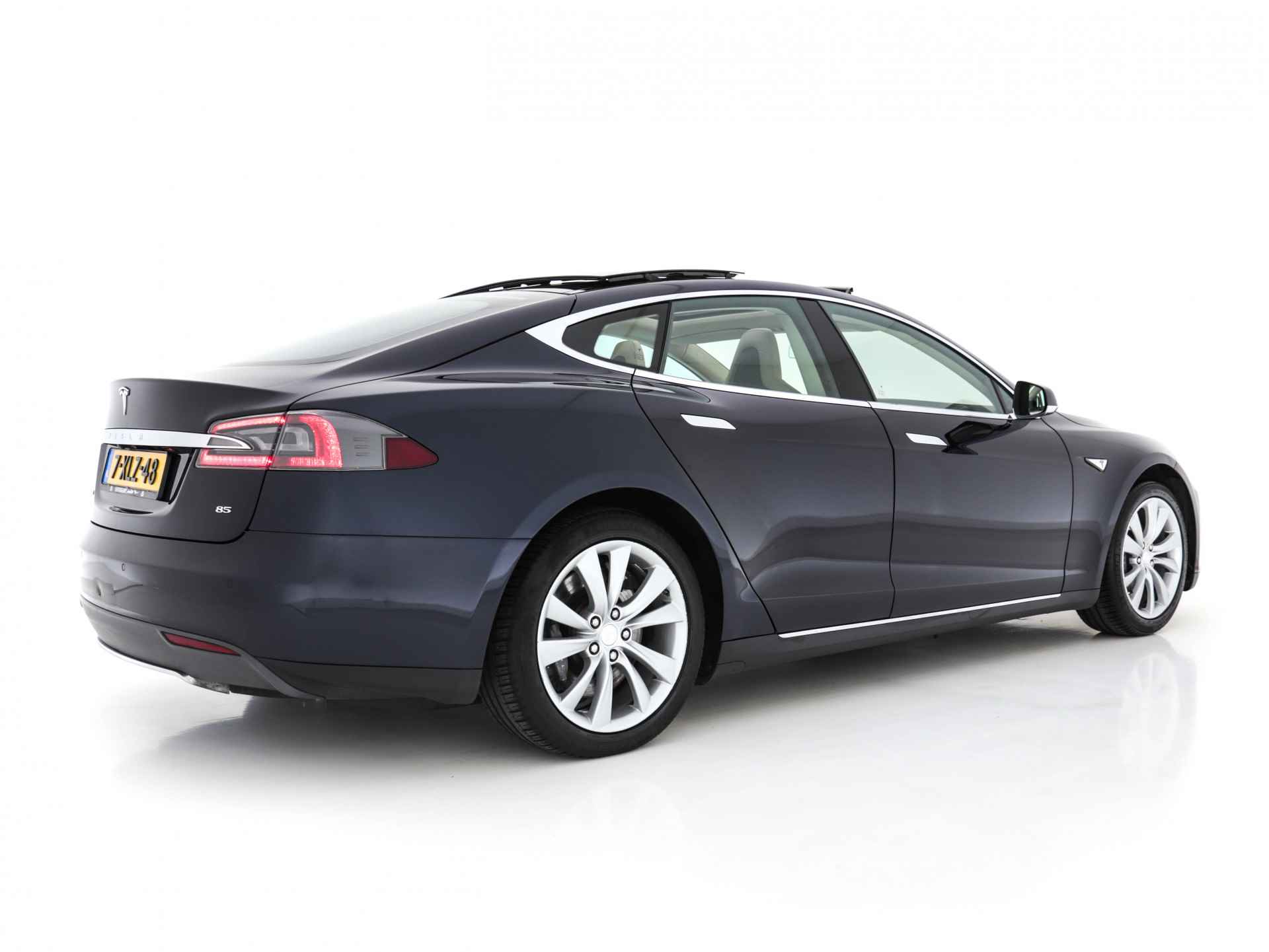 Tesla Model S 85 Base Tech-Pack Sound-Studio-Package [ 3-Fase ] (INCL-BTW) *FREE-SUPERCHARGING* *PANO | KEYLESS | VOLLEDER | NAVI-FULLMAP | FULL-LED | CAMERA | DAB | CRUISE | COMFORT-SEATS | 19"ALU* - 6/32