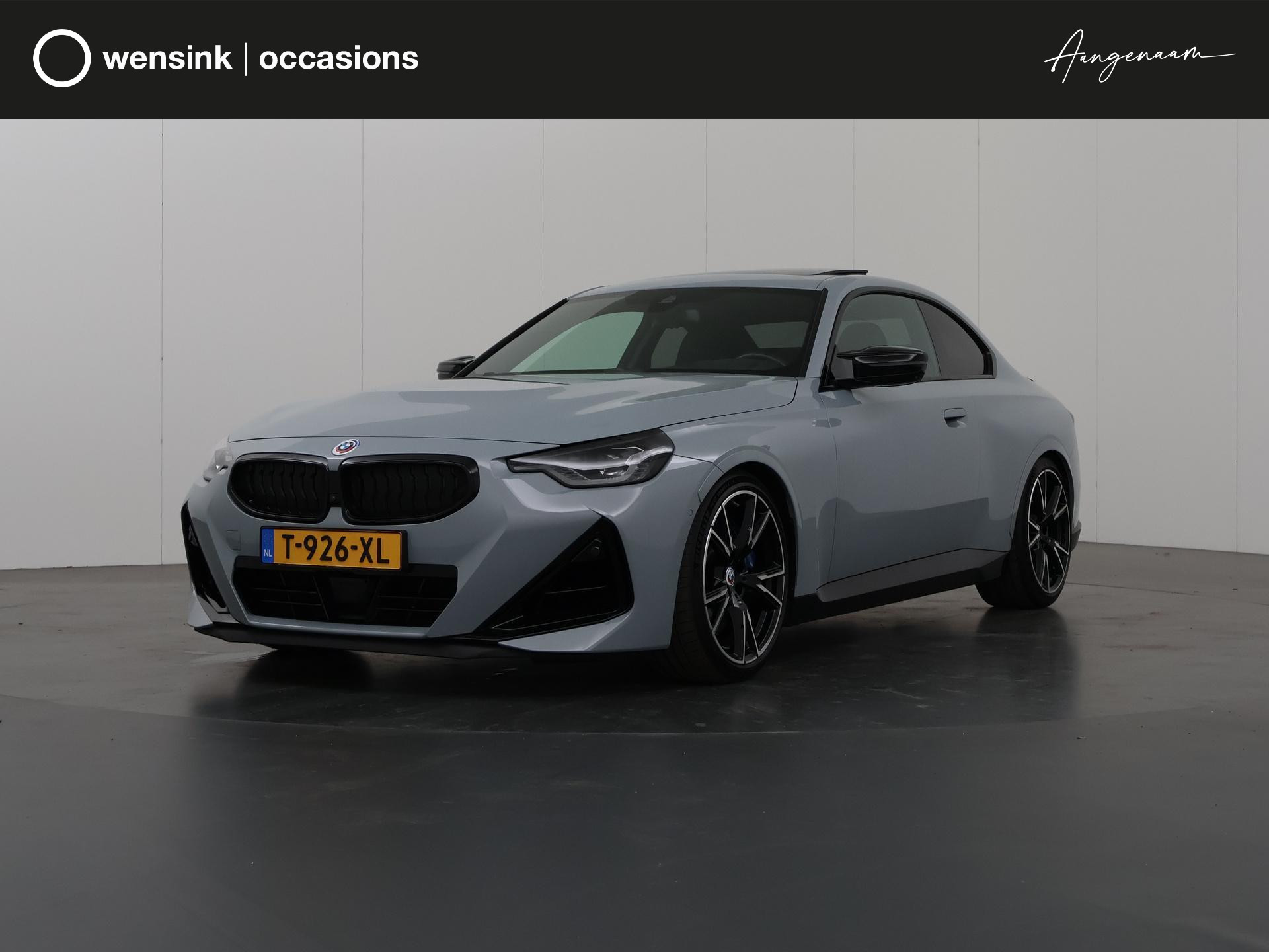 BMW 2-serie Coupé M240i xDrive | Harman/Kardon | Schuif/Kanteldak | Stuur/Stoelverwarming | Adaptief Onderstel | Ele.verstelbare stoelen + Geheugen | Adaptieve LED Verlichting | HUD | Sportstoelen | Rijassistent-Systeem | Afneembare Trekhaak |