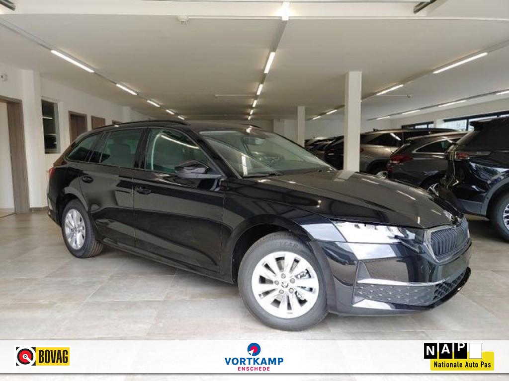 SKODA Octavia 1.5 TSI MHEV DSG SELECTION TREKHAAK/CARPLAY/PDC/STOELVERW