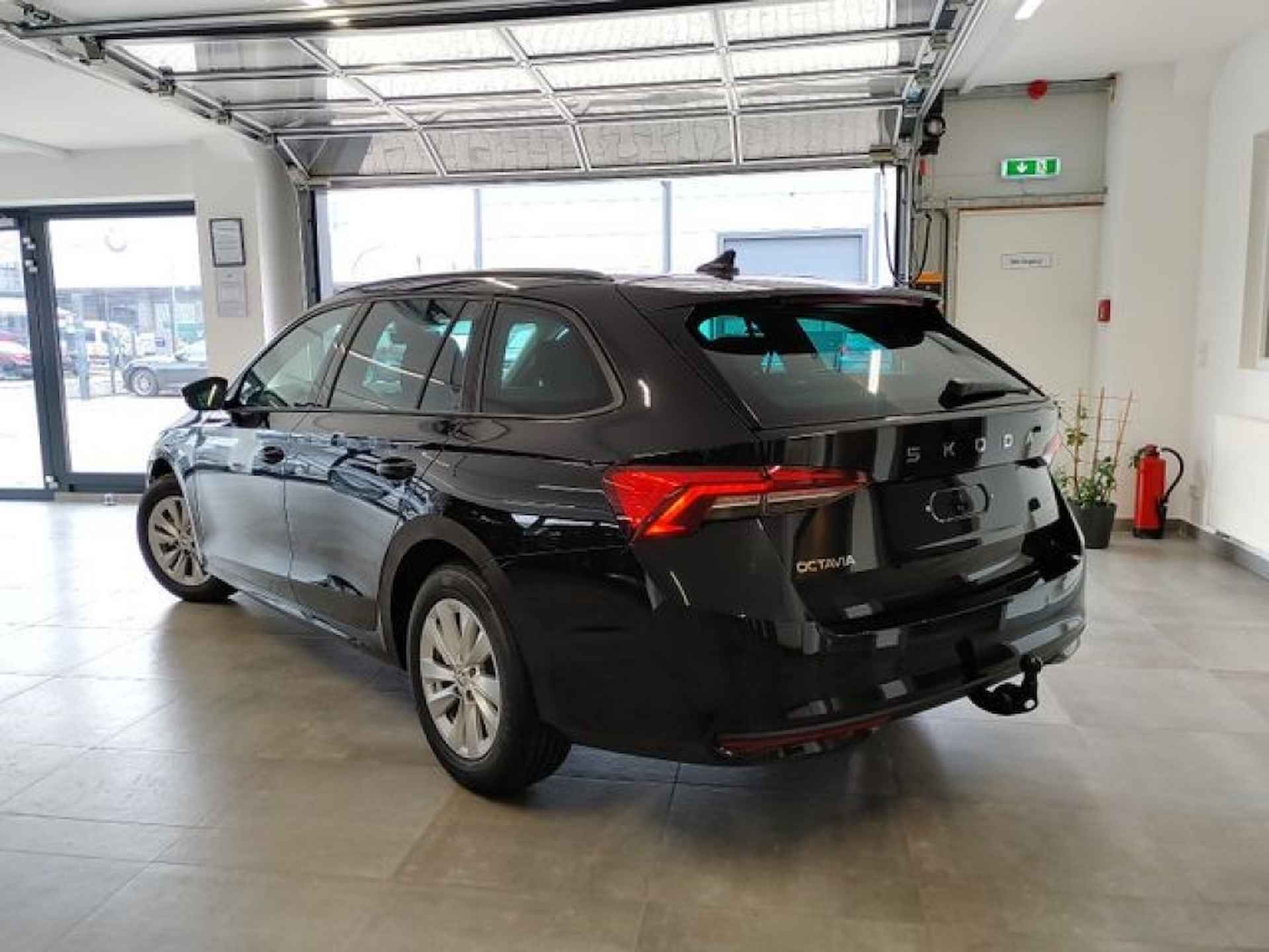 SKODA Octavia 1.5 TSI MHEV DSG SELECTION TREKHAAK/CARPLAY/PDC/STOELVERW - 3/14