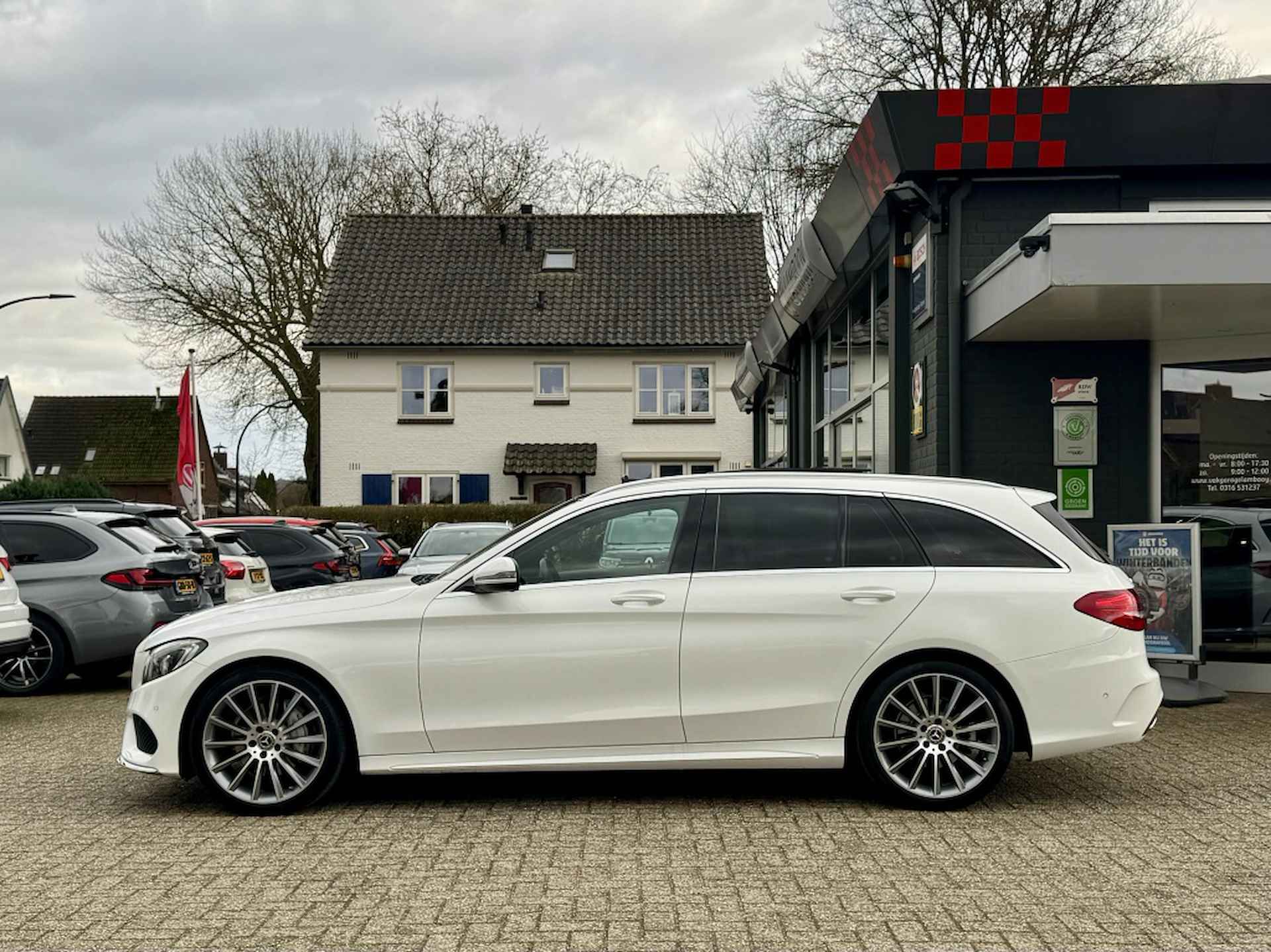 Mercedes-benz C-klasse Estate 180 AMG Leder Pano Burmester 2e eigenaar - 12/35