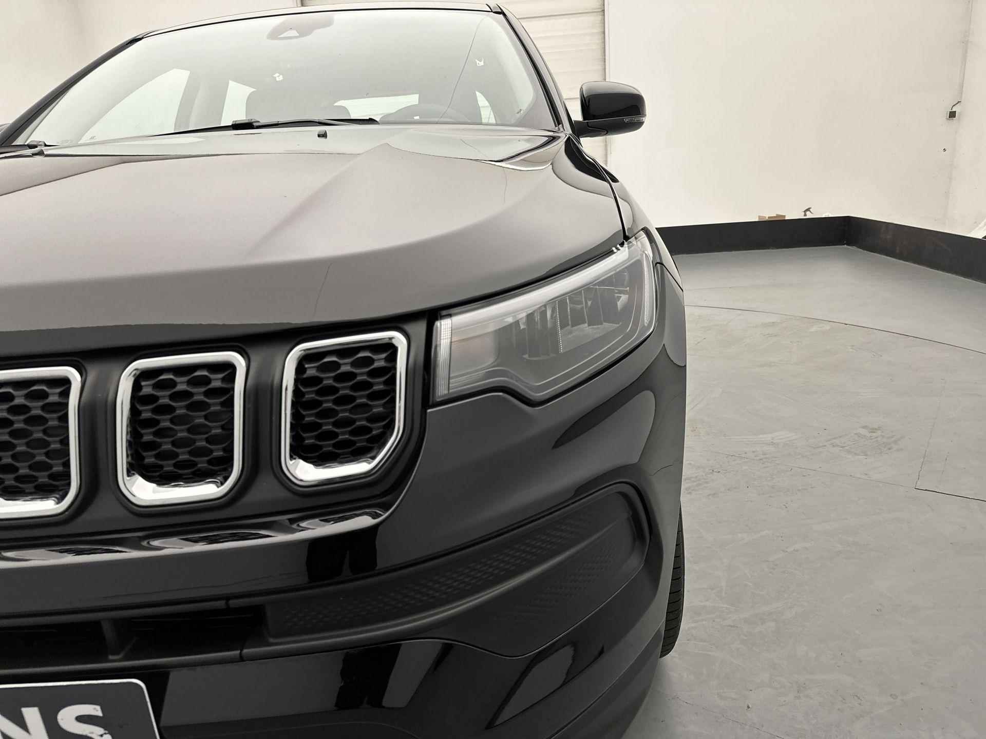 Jeep Compass SUV 4xe Altitude 190 pk Automaat | Navigatie via Apple Carplay/Android Auto | Achteruitrijcamera | Voorstoelen Verwarmd | Keyless Entry/Start | LED Koplampen | Adaptieve Cruise Control | Climate Control | 17" Lichtmetalen Velgen | - 13/34