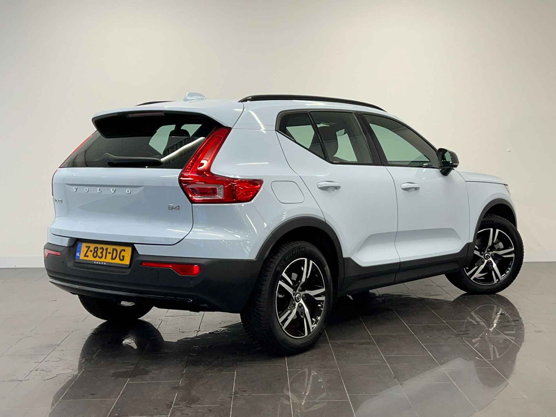 Volvo XC40 B4 Plus Dark | Cruise Adaptief | BLIS | Verwarmbare voorruit | Trekhaak | - 3/23