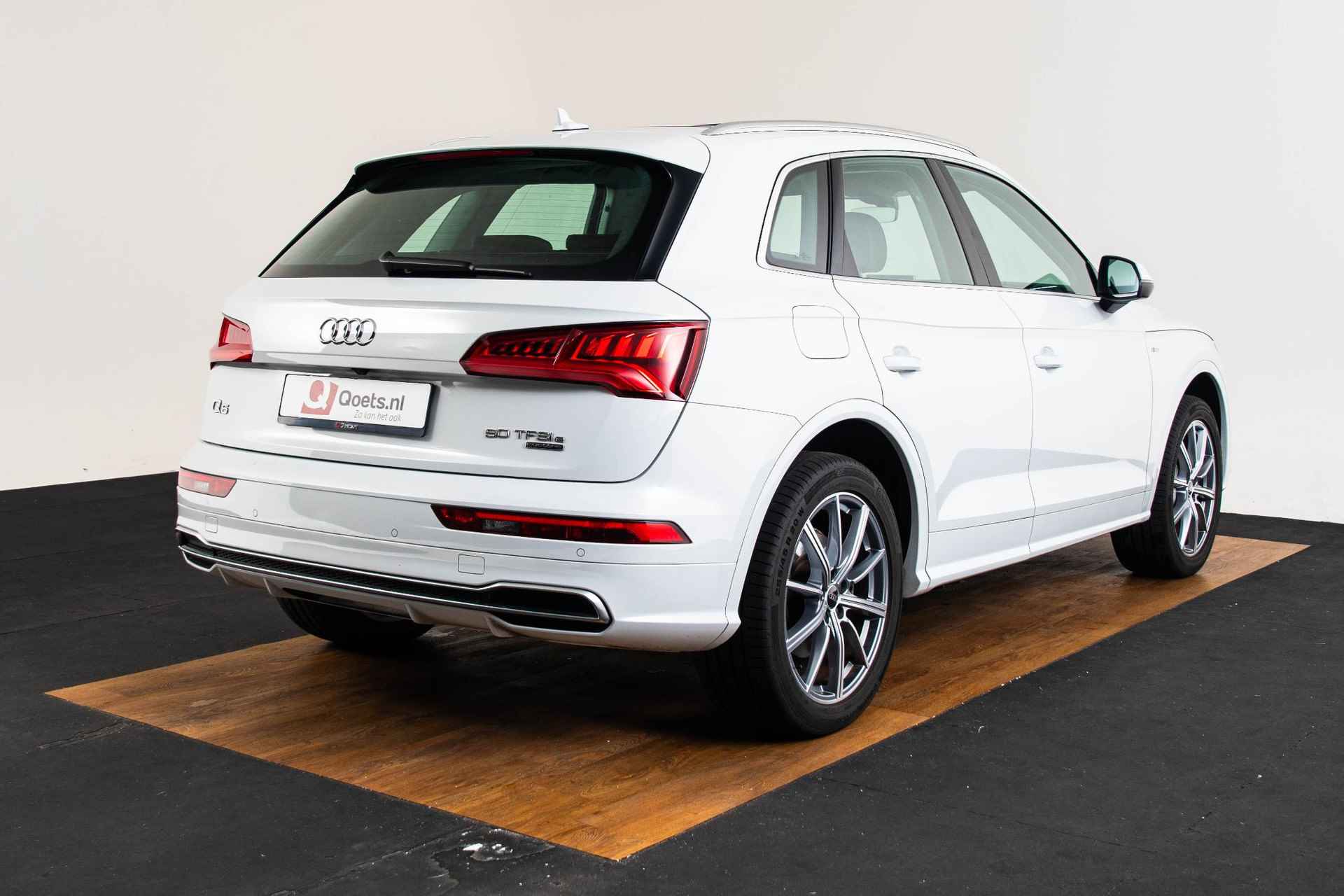 Audi Q5 50 TFSI e quattro S edition Panoramadak - Cruise Control - Audi Soundsystem - Comfortsleutel - Achteruitrijcamera - Parkeerhulp Plus - LED Koplampen - 2/59