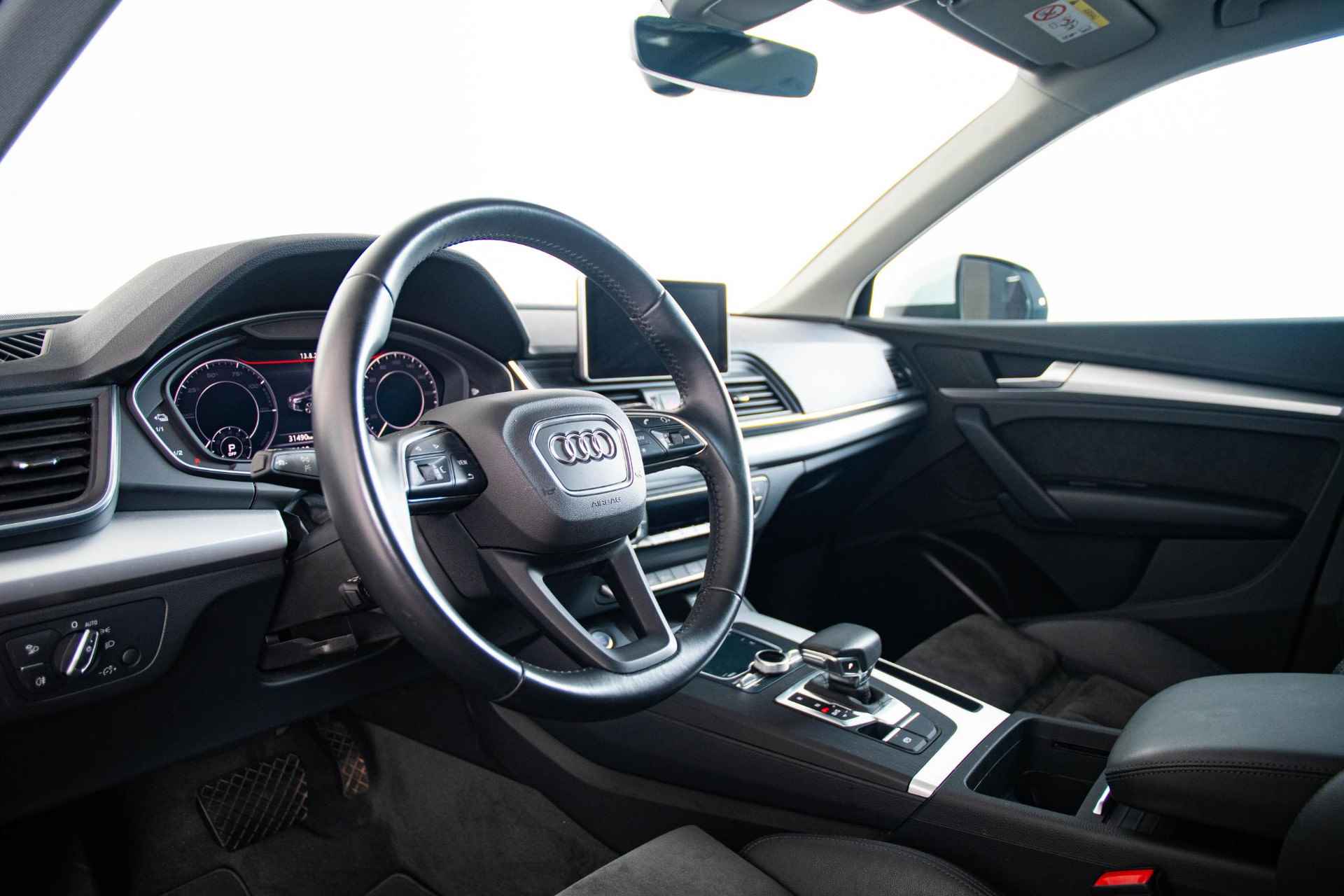 Audi Q5 50 TFSI e quattro S edition Panoramadak - Cruise Control - Audi Soundsystem - Comfortsleutel - Achteruitrijcamera - Parkeerhulp Plus - LED Koplampen - 18/59