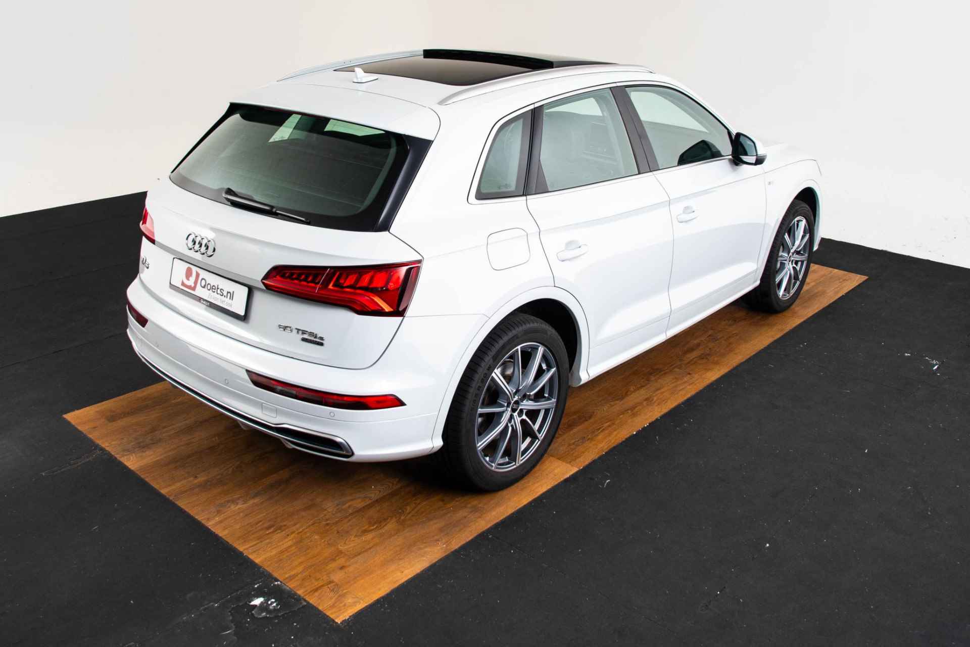 Audi Q5 50 TFSI e quattro S edition Panoramadak - Cruise Control - Audi Soundsystem - Comfortsleutel - Achteruitrijcamera - Parkeerhulp Plus - LED Koplampen - 44/59