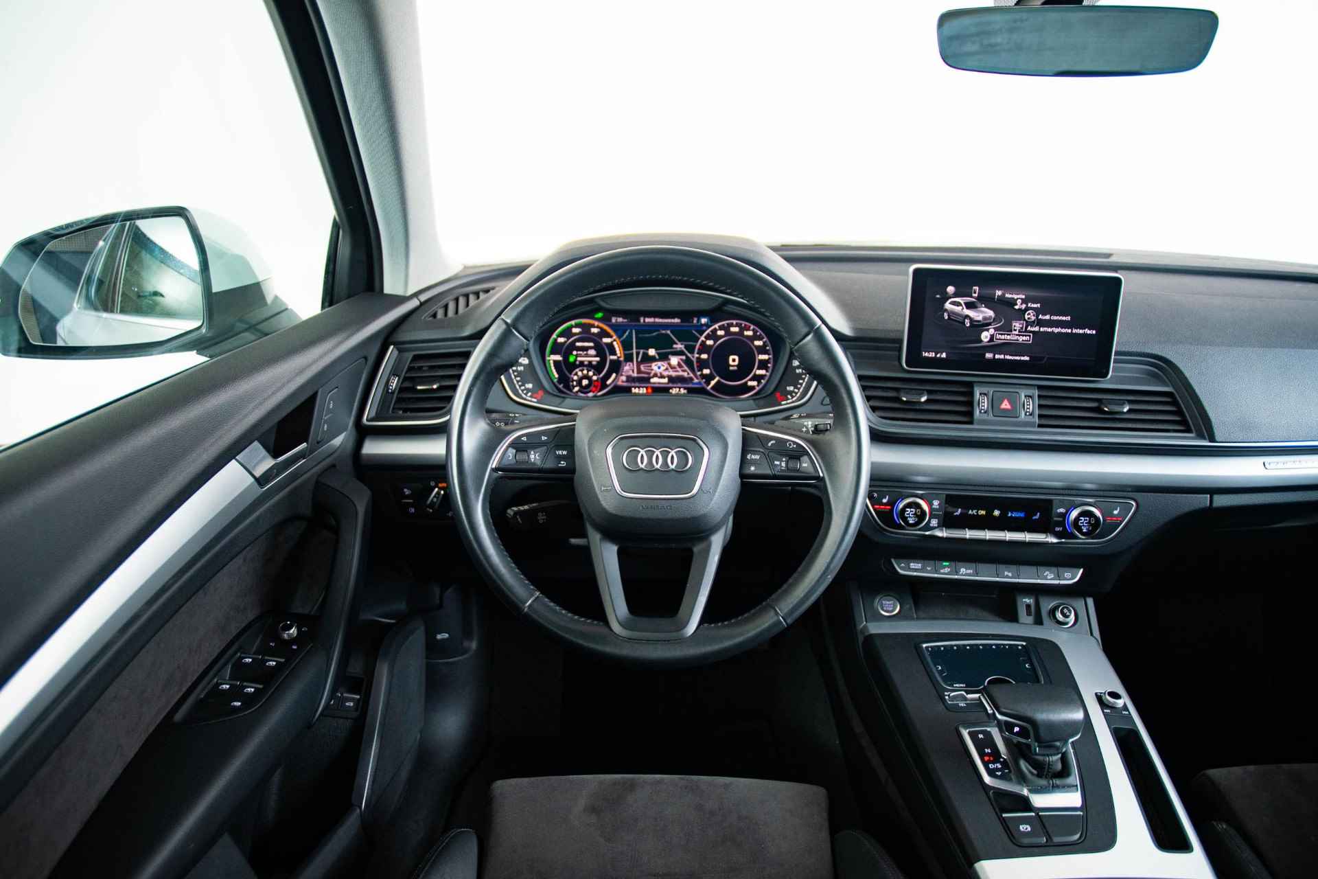 Audi Q5 50 TFSI e quattro S edition Panoramadak - Cruise Control - Audi Soundsystem - Comfortsleutel - Achteruitrijcamera - Parkeerhulp Plus - LED Koplampen - 56/59