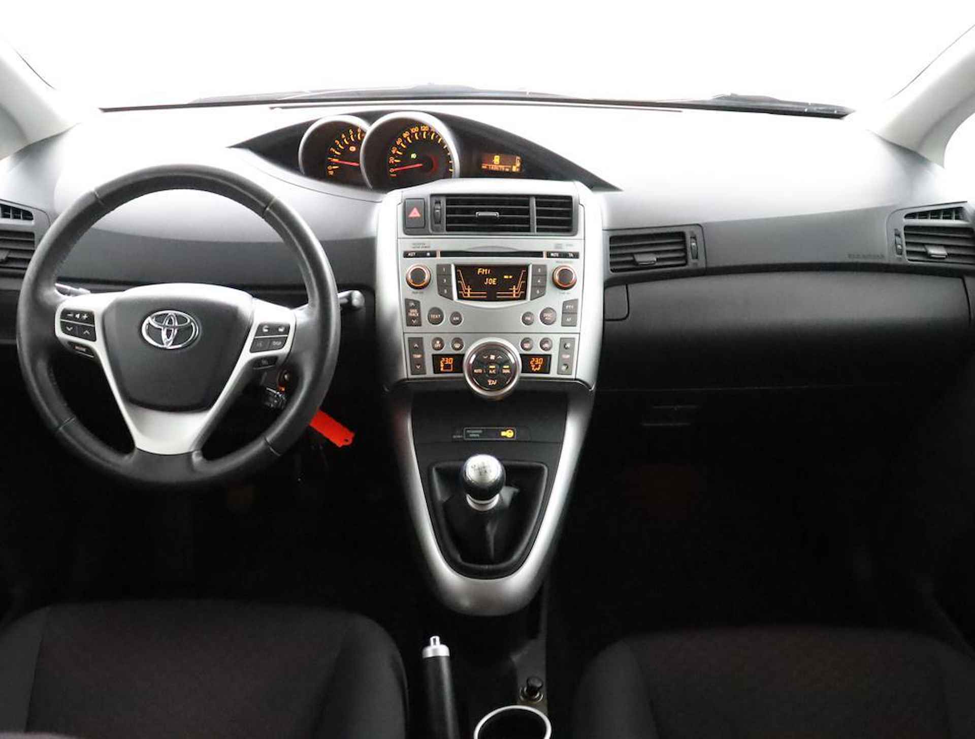 Toyota Verso 1.8 VVT-i Aspiration | Trekhaak | Climate control | Cruise control | - 4/67