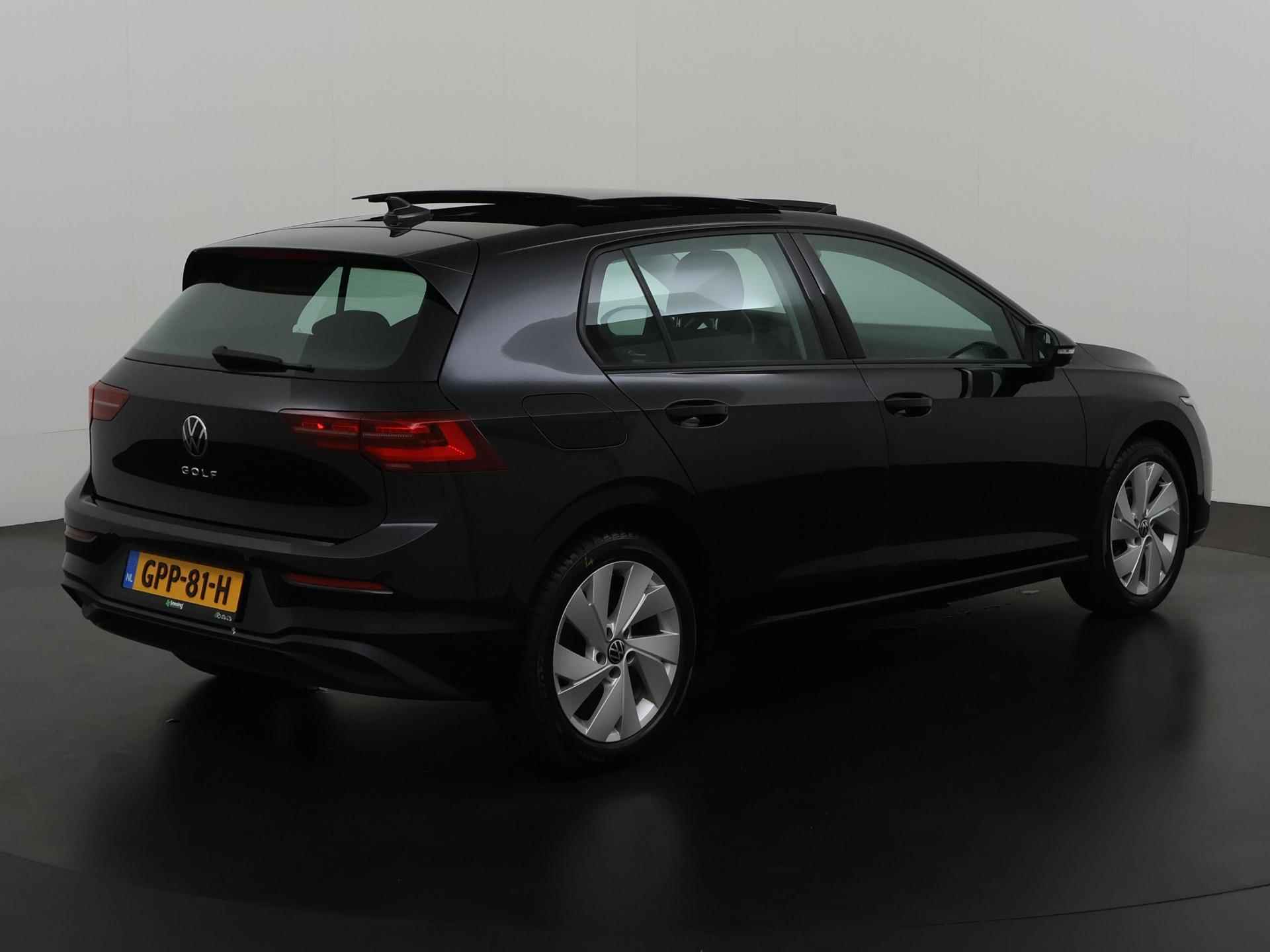 Volkswagen Golf 1.5 TSI Life  | Schuifdak | Stuur & Stoelverwarming | Matrix LED | Zondag Open! - 4/39