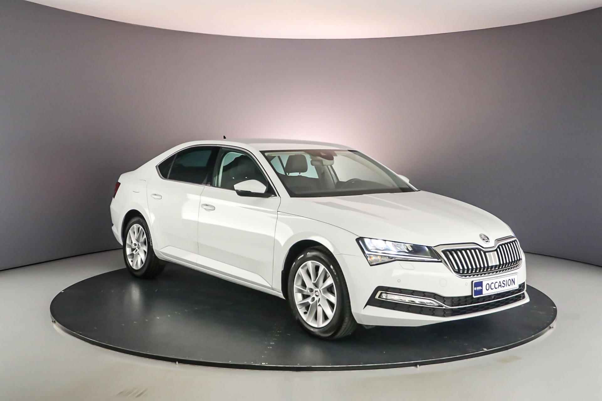 Škoda Superb Business Edition Plus 1.5 TSI 150pk DSG Automaat Achteruitrijcamera, Navigatie, Airco, Cruise control, Parkeersensoren, DAB, LED verlichting, App connect, Keyless entry/start - 8/45