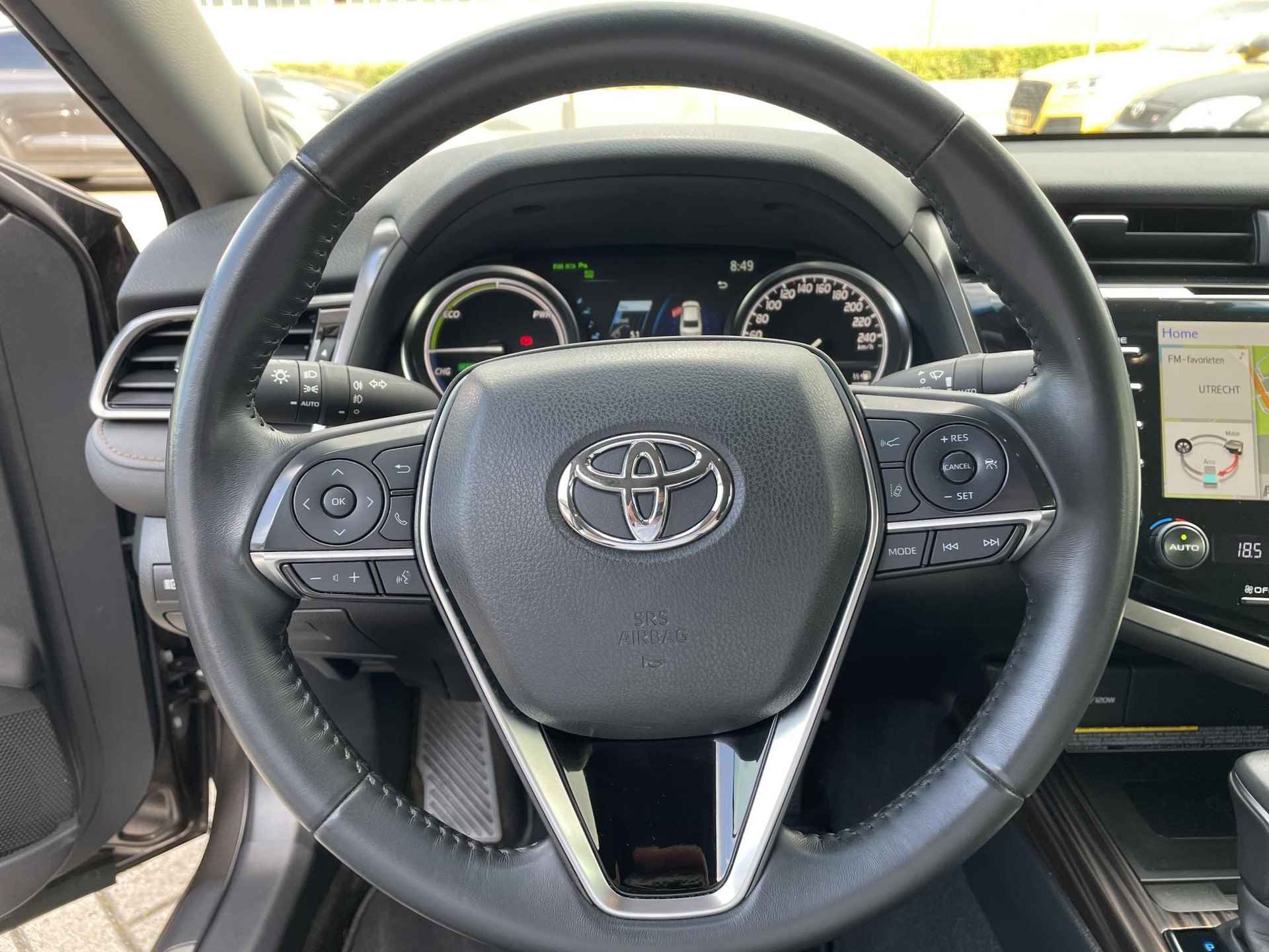 Toyota Camry 2.5 Hybrid Premium , Stoelverwarming , lichtmetalen velgen 18" , Lederen bekleding , Trekhaak , Parkeersensoren voor - achter - 7/22