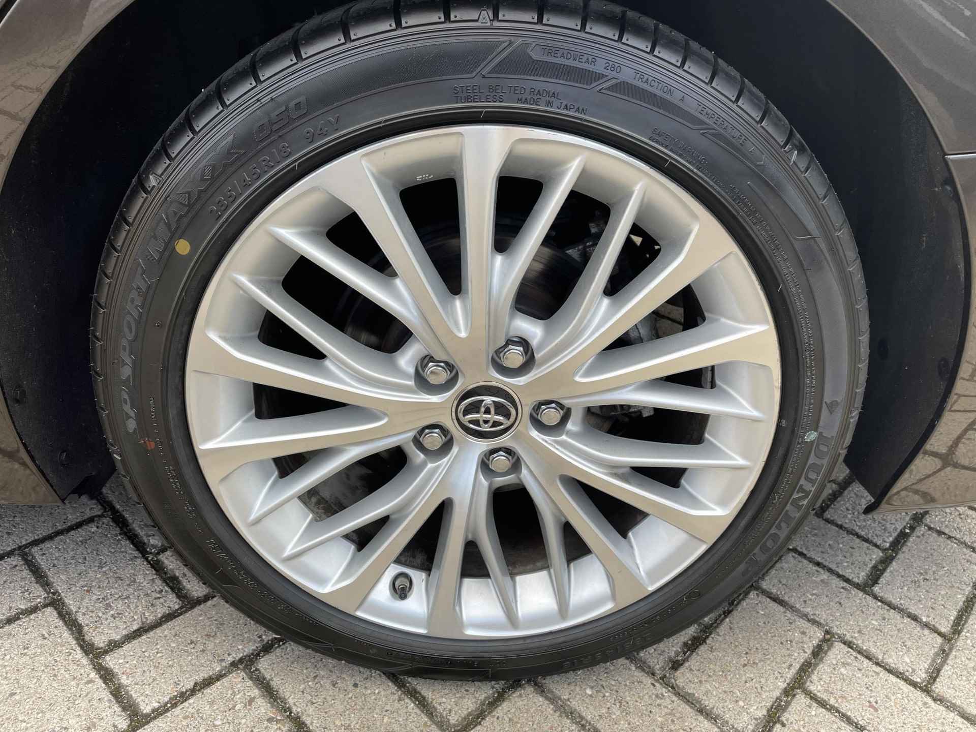 Toyota Camry 2.5 Hybrid Premium , Stoelverwarming , lichtmetalen velgen 18" , Lederen bekleding , Trekhaak , Parkeersensoren voor - achter - 17/22