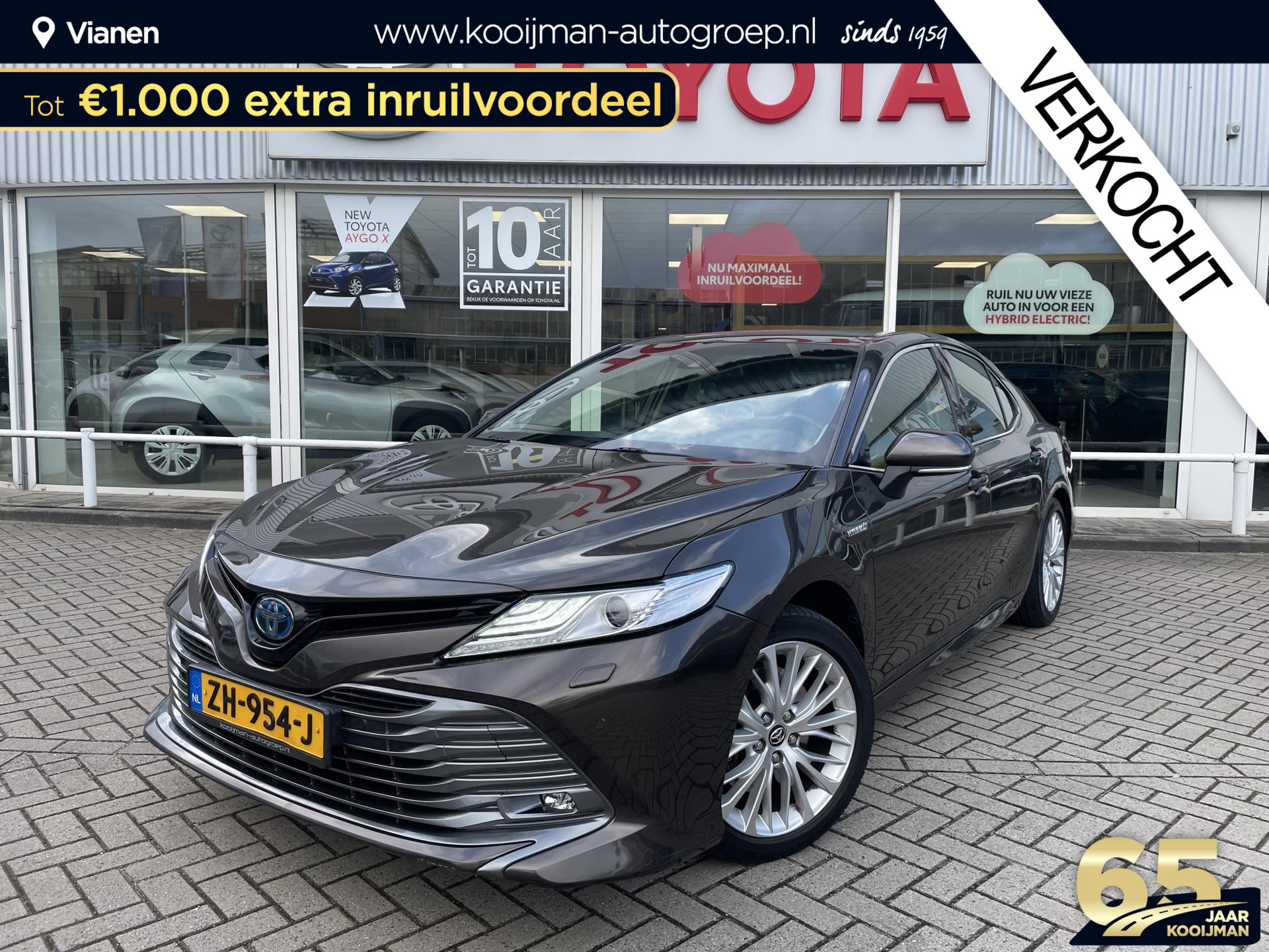 Toyota Camry 2.5 Hybrid Premium , Stoelverwarming , lichtmetalen velgen 18" , Lederen bekleding , Trekhaak , Parkeersensoren voor - achter