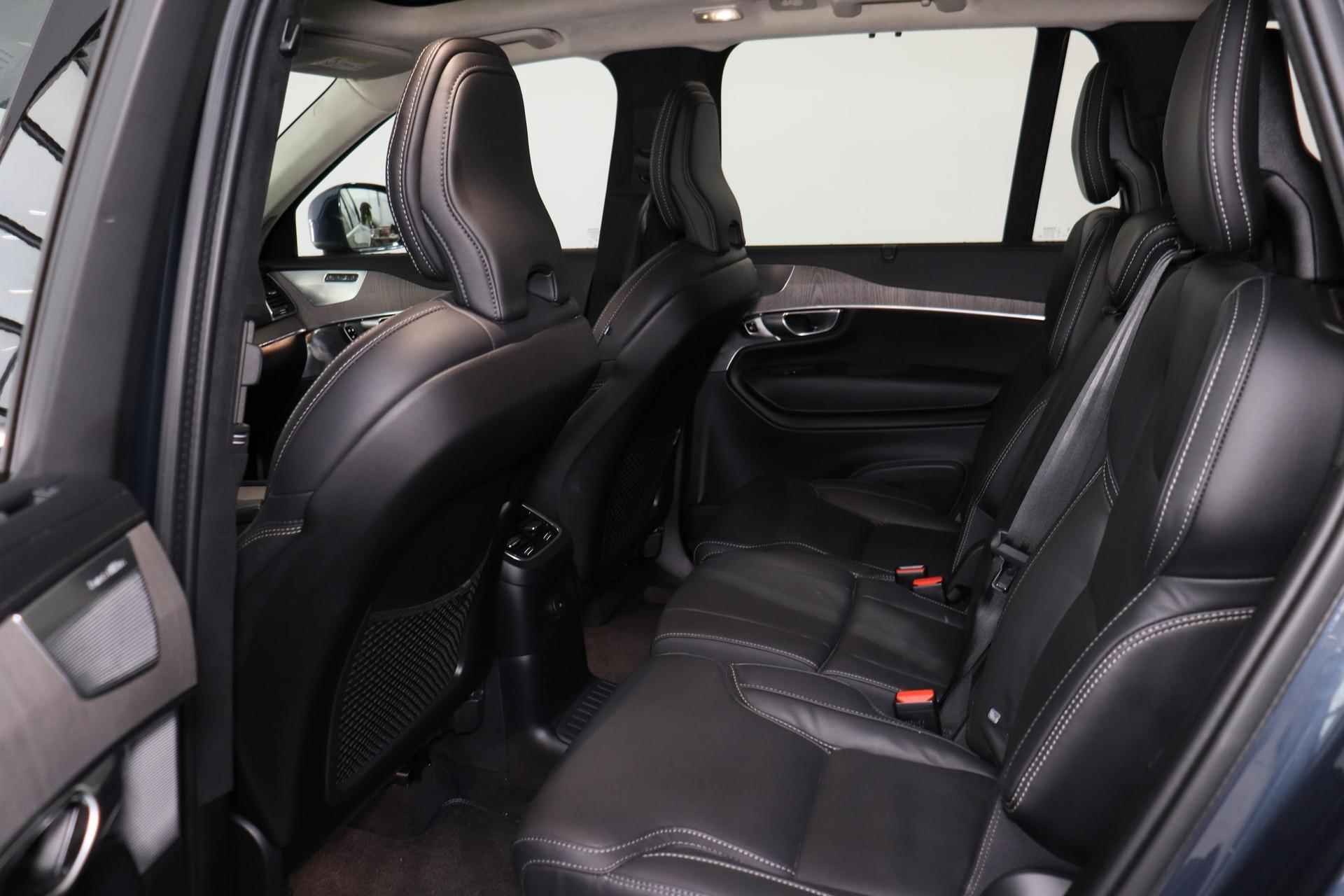 Volvo XC90 T8 Recharge AWD Ultimate Bright - Luchtvering - Panorama/schuifdak - IntelliSafe Assist & Surround - 360º Camera - Bowers & Wilkins audio - Verwarmde voorstoelen, stuur & achterbank - Parkeersensoren voor & achter - Elektr. bedienb. voorstoelen met geheugen - Draadloze tel. lader - Standkachel - Elektr. inklapbare trekhaak - 20' LMV - 22/27