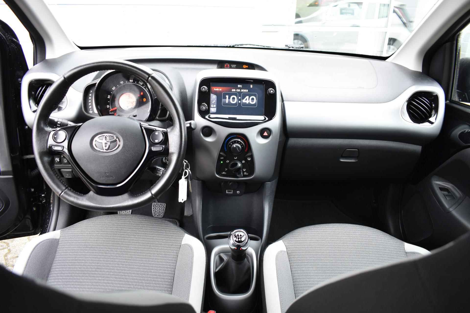 Toyota Aygo 1.0 VVT-i x-play - 10/24