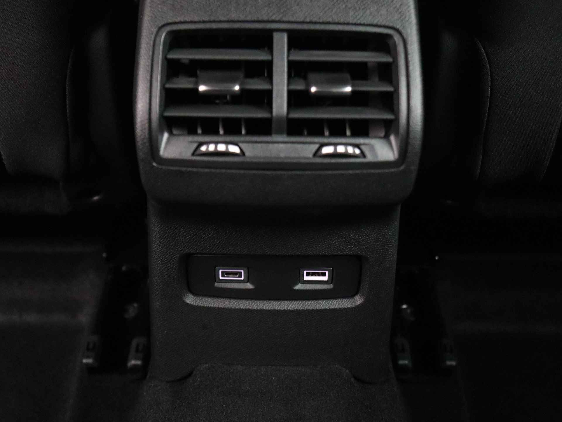Citroën Ë-C4 You 50 kWh | Rijklaar | Apple Carplay | Comfort Seats | - 24/27
