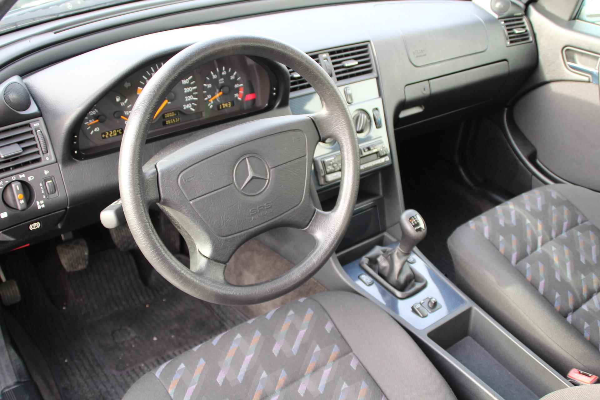 Mercedes-Benz C-klasse 180 Esprit Sportvelgen | Centraal + AB | Trekhaak | Uniek | Nieuwstaat | Youngtimer !! - 6/22