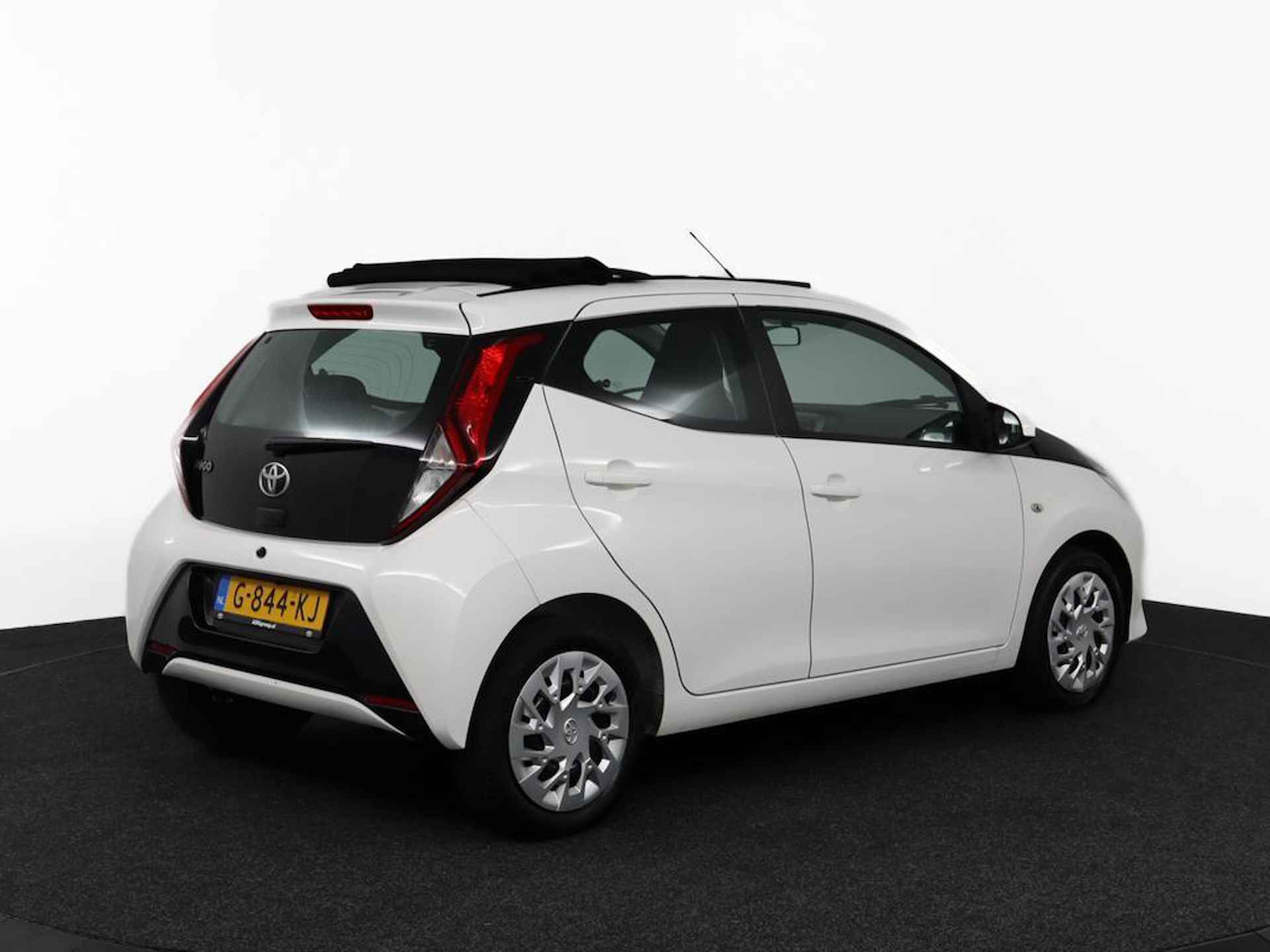 Toyota Aygo 1.0 VVT-i x-play limited | Apple carplay & Android auto | Elektrisch vouwdak | Airco | - 3/48