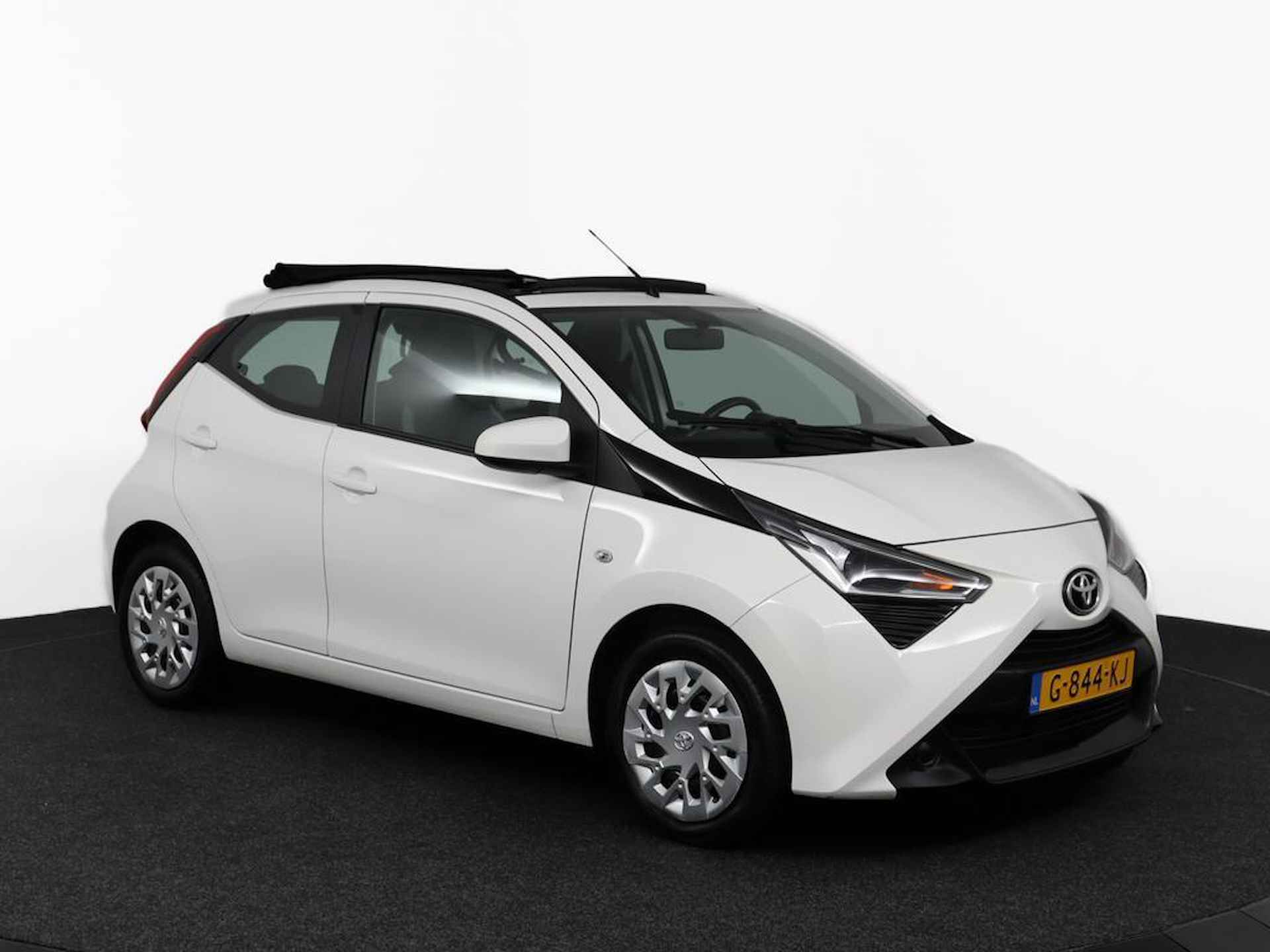 Toyota Aygo 1.0 VVT-i x-play limited | Apple carplay & Android auto | Elektrisch vouwdak | Airco | - 15/48