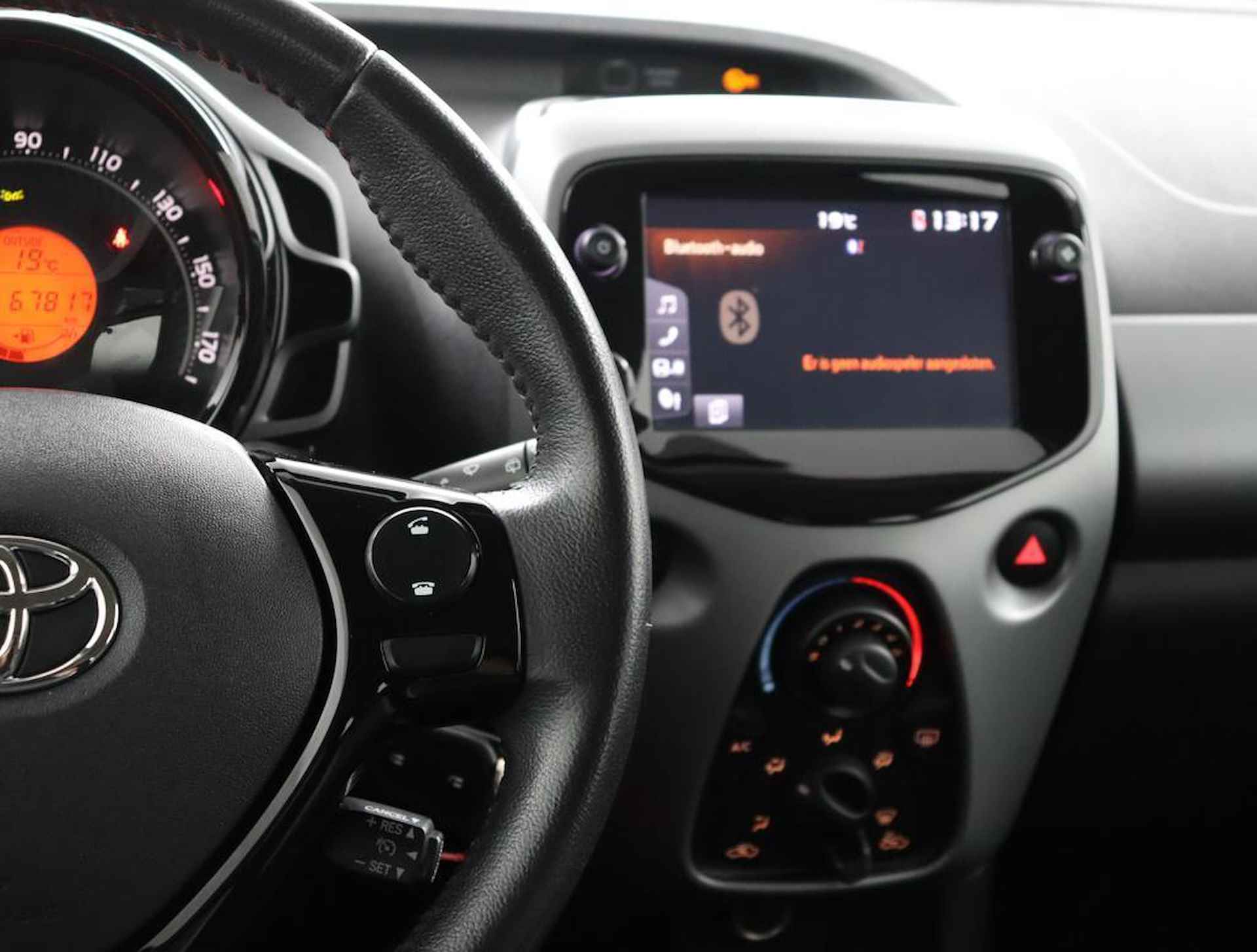 Toyota Aygo 1.0 VVT-i x-play limited | Apple carplay & Android auto | Elektrisch vouwdak | Airco | - 22/48