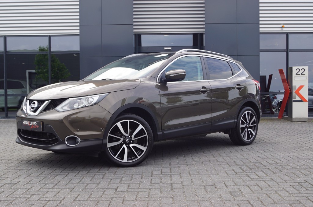 NISSAN Qashqai 1.2 Tekna / Panodak / Navi / LED/ 19LM /PDC/Trekhaak/360gr Camer