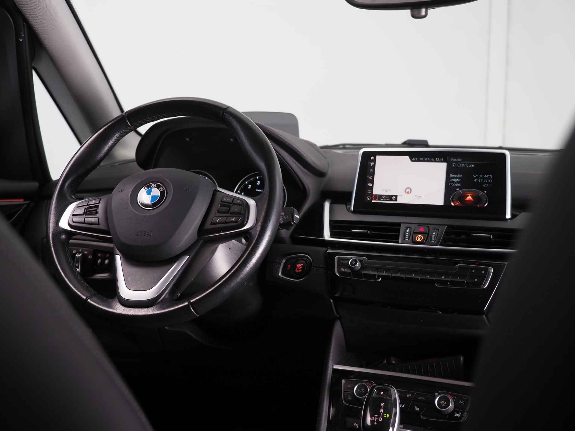 BMW 2 Serie Active Tourer 218i Corporate Lease High Executive | Achteruitrijcamera | Carkit | Cruise Control | LED | Parkeersensor Voor/Achter | Voorstoelen Verwarmd | - 25/39