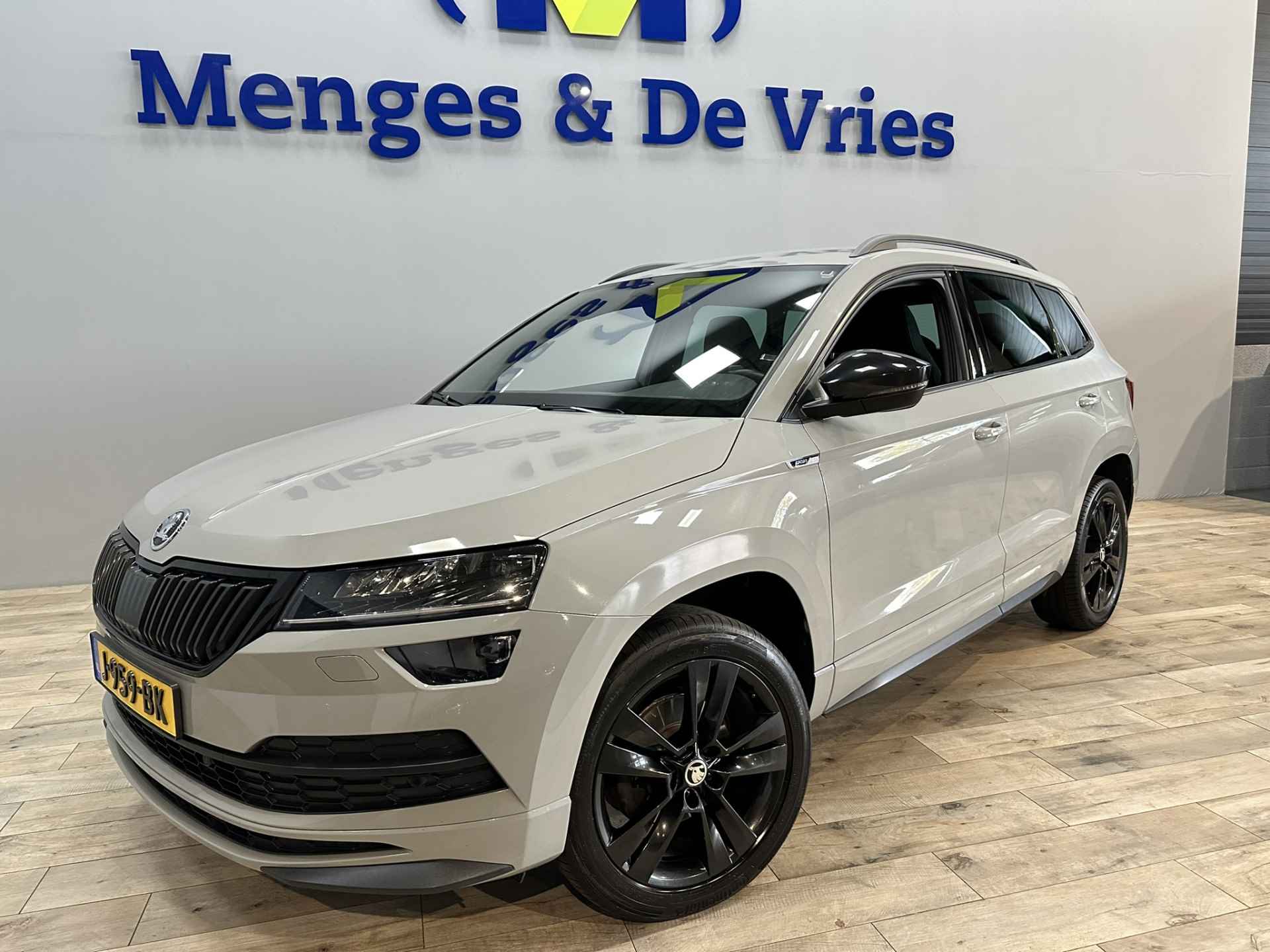 Škoda Karoq 1.5 TSI ACT Sportline Business Airco ECC | LED | Virtual | Adaptive Cruise | Trekhaak | Camera | Navigatie | Apple Carplay Android Auto | Isofix | NAP | - 7/49