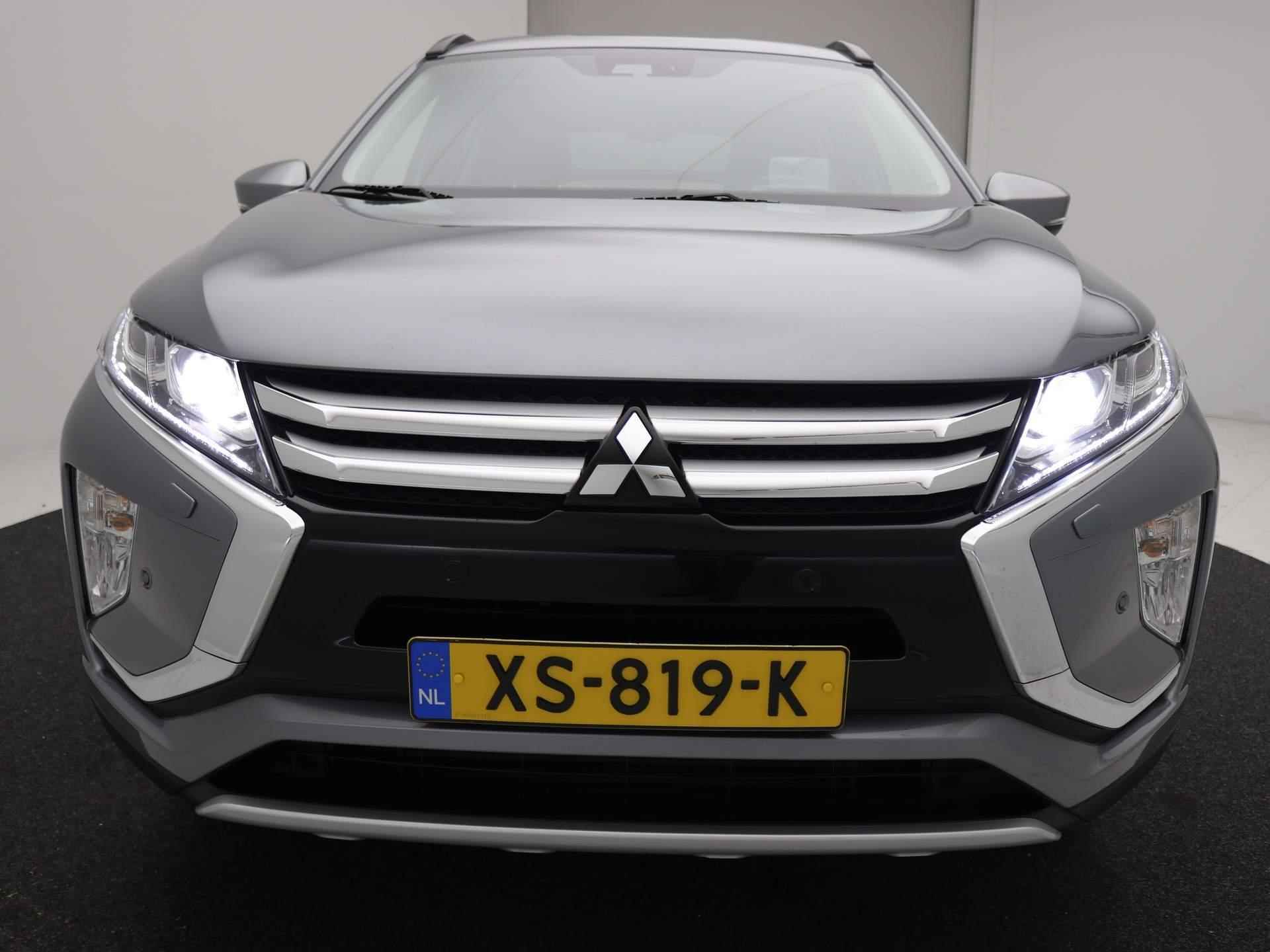 Mitsubishi Eclipse Cross 1.5 DI-T First Edition / Trekhaak / 1600KG Trekgewicht / HUD Display / Navigatie middels Apple CarPlay & Android Auto / Cruise Control / Stoelverwarming voor / All seasonbanden / Keyless Entry / LED verlichting / - 61/70