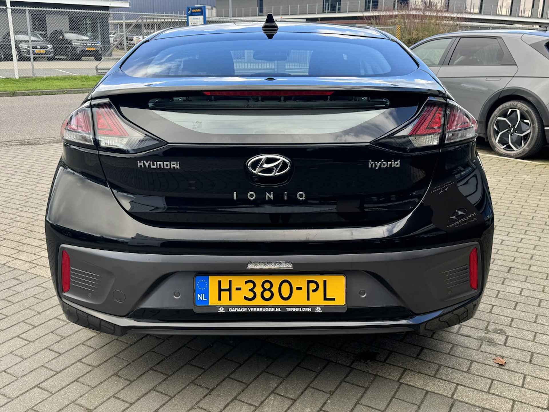 Hyundai IONIQ 1.6 GDi Comfort Plus | Navigatie | Achteruitrijcamera | Cruise c - 5/28