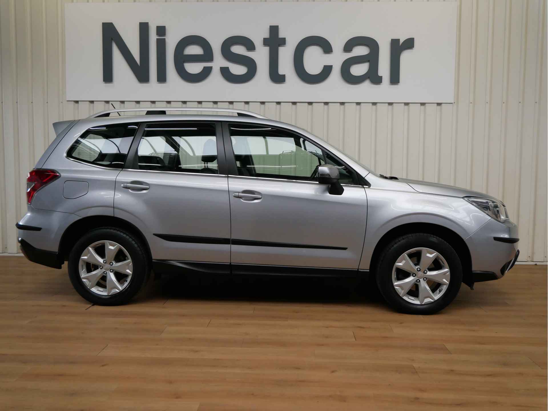 Subaru Forester 2.0 Luxury - 3/22