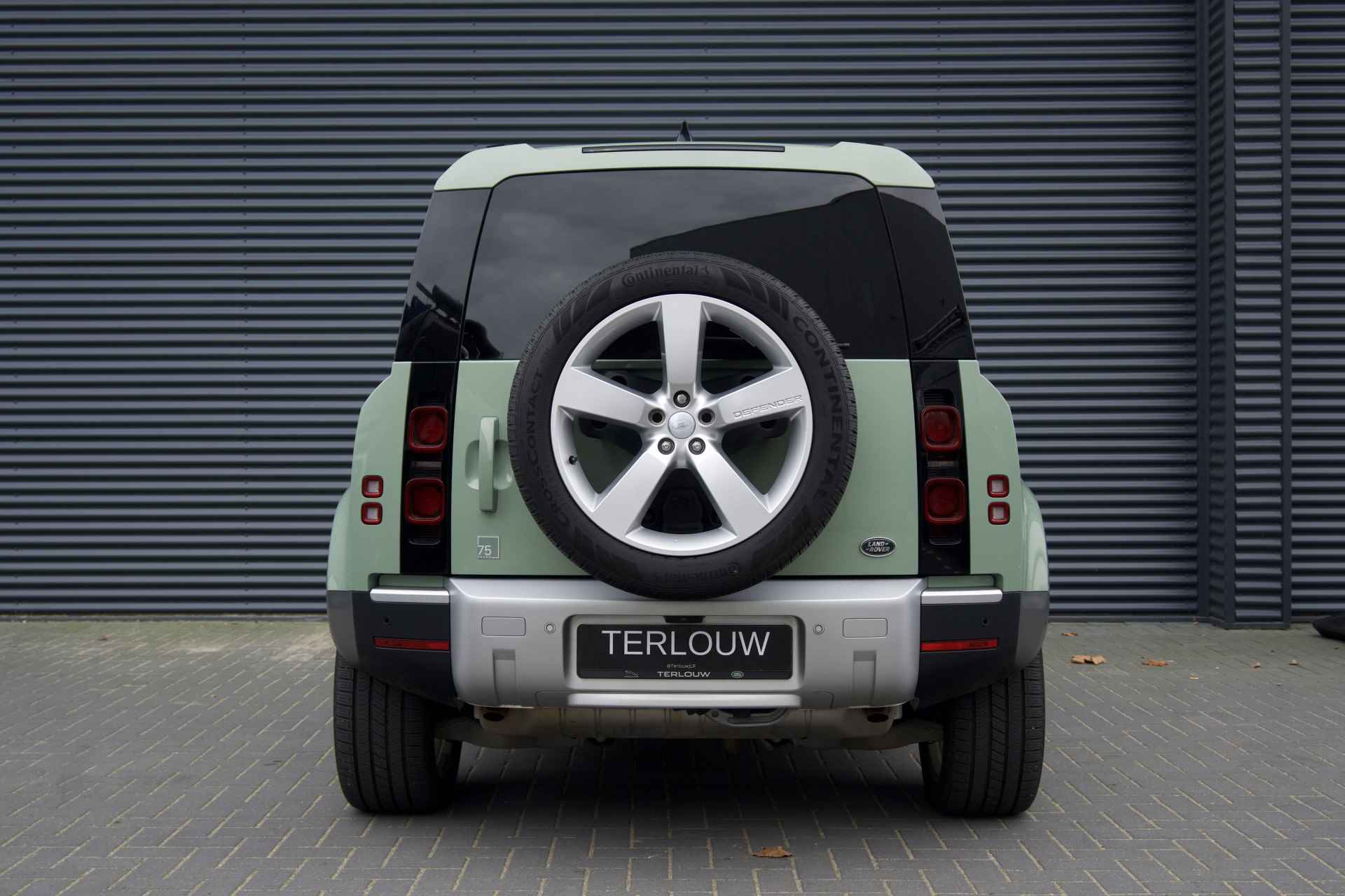 Land Rover Defender 2.0 P400e 110 75th - 11/46