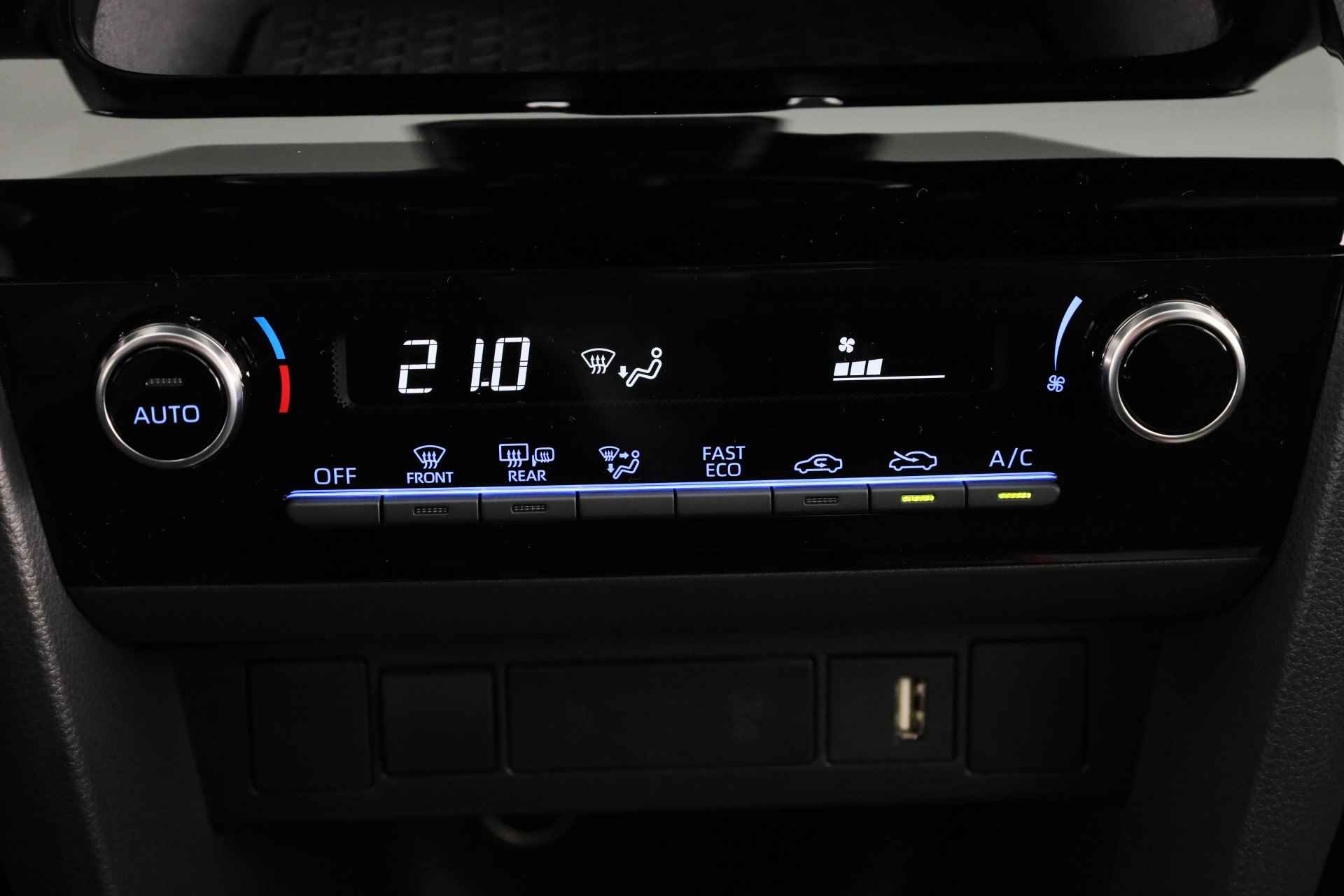 Toyota Yaris Cross 1.5 Hybrid Dynamic *DEMO* | Navigatie | Adaptive Cruise Control | - 10/35