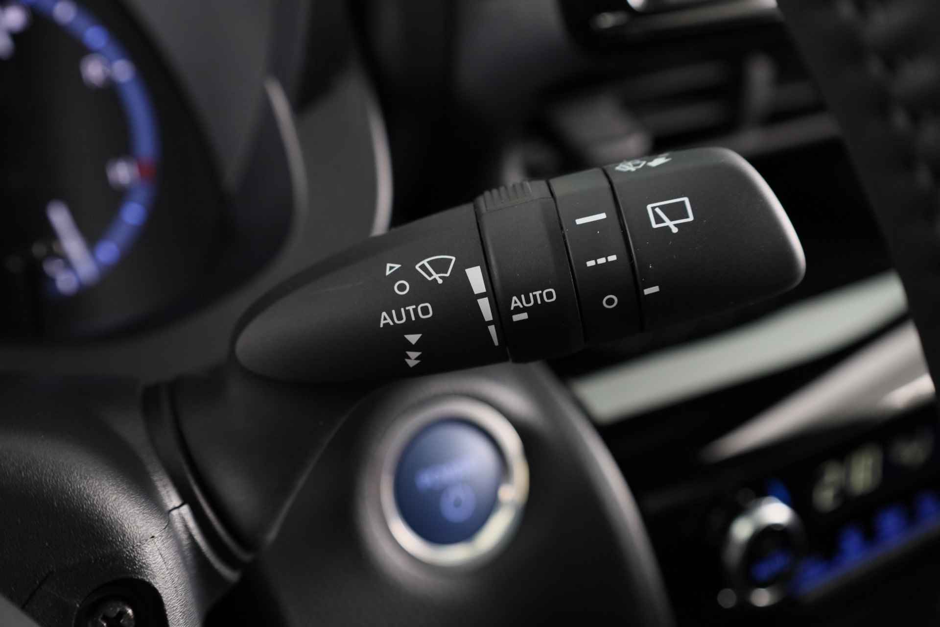 Toyota Yaris Cross 1.5 Hybrid Dynamic *DEMO* | Navigatie | Adaptive Cruise Control | - 19/35
