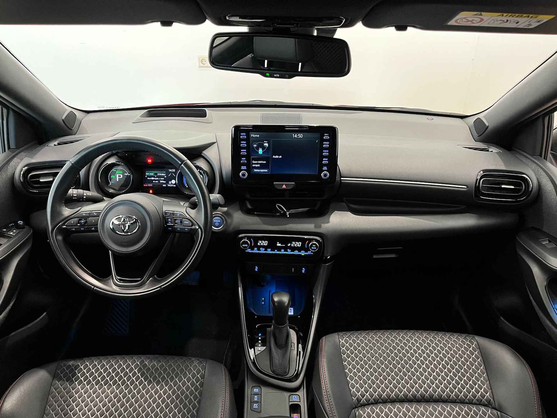 Toyota Yaris 1.5 Hybrid Launch Edition - 3/37