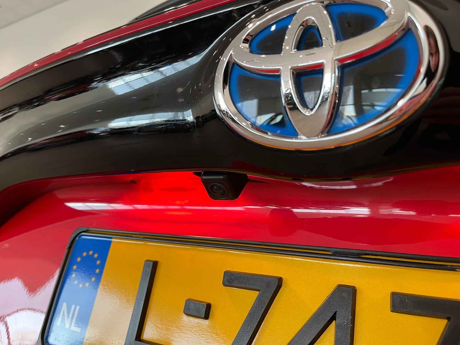 Toyota Yaris 1.5 Hybrid Launch Edition - 32/37