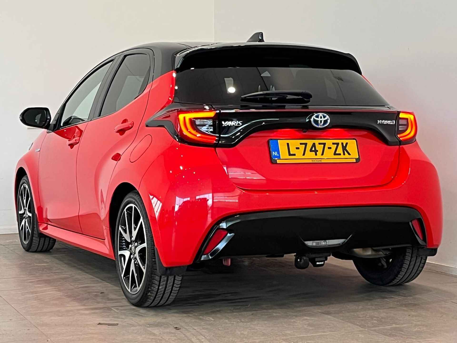 Toyota Yaris 1.5 Hybrid Launch Edition - 33/37