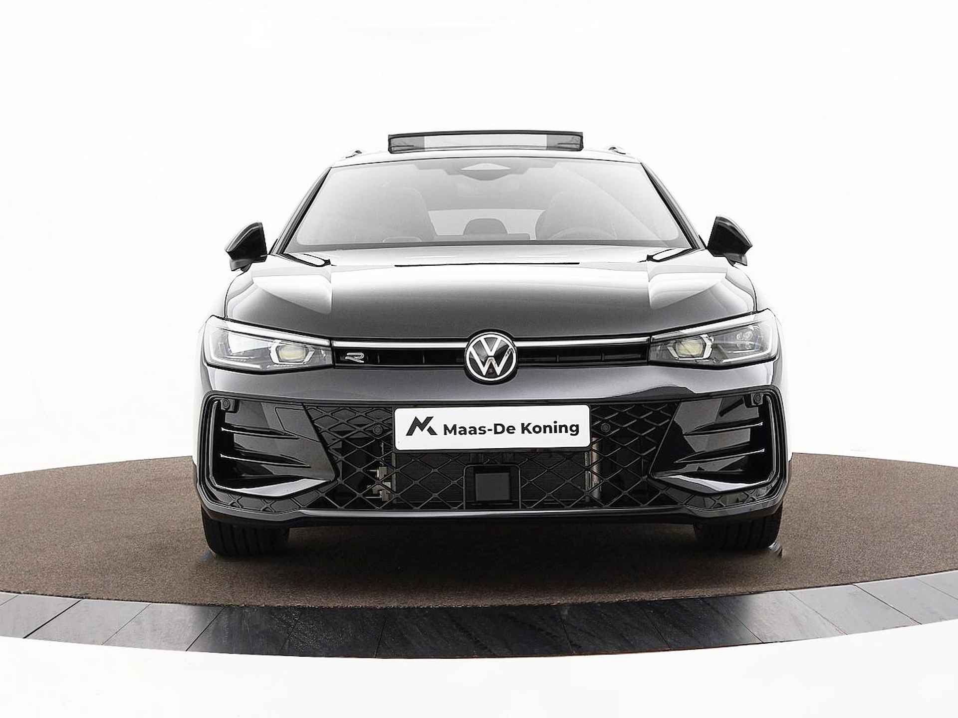Volkswagen Passat Variant R-Line Business 1.5 110 kW / 150 pk eTSI Variant 7 · Assistance pakket plus · Comfort pakket plus · Multimedia pakket plus · Panoramisch dak · - 15/35