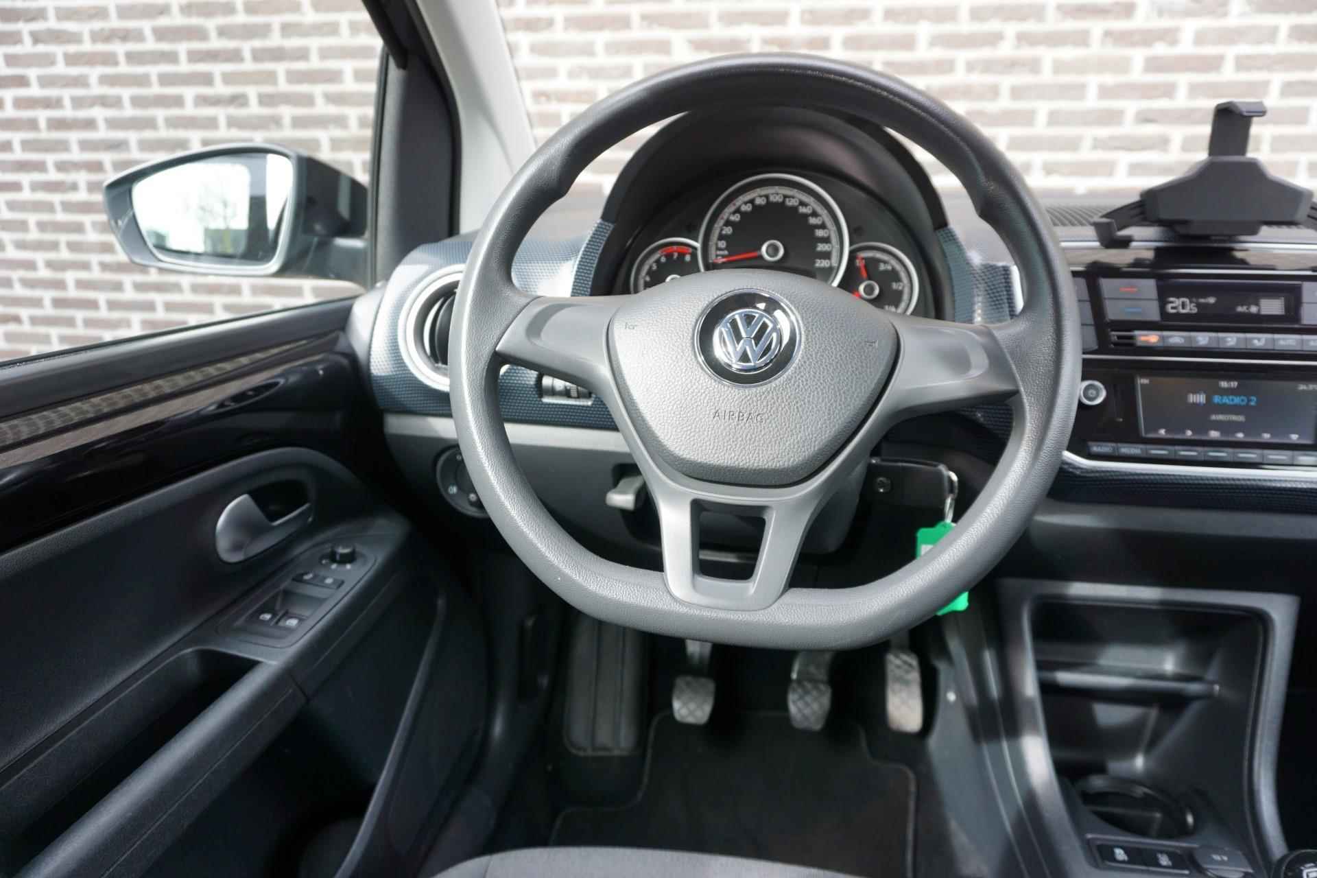Volkswagen up! 1.0 60pk Move up! | Navigatie | Climatronic | Executive pakket - 22/31