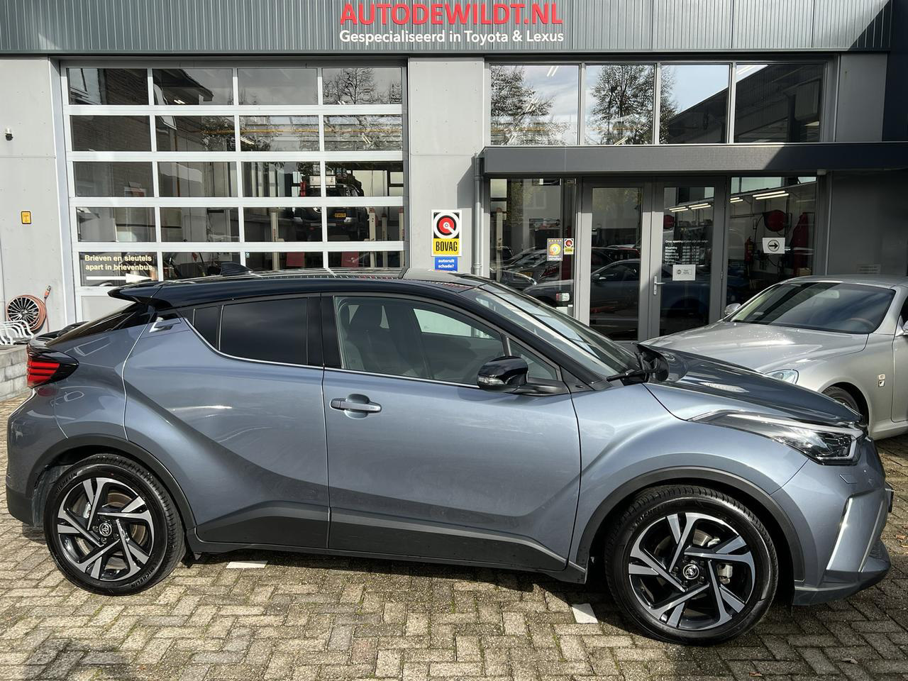 Toyota C-HR 2.0 Hybrid Bi-tone A/T + FABRIEKSGARANTIE