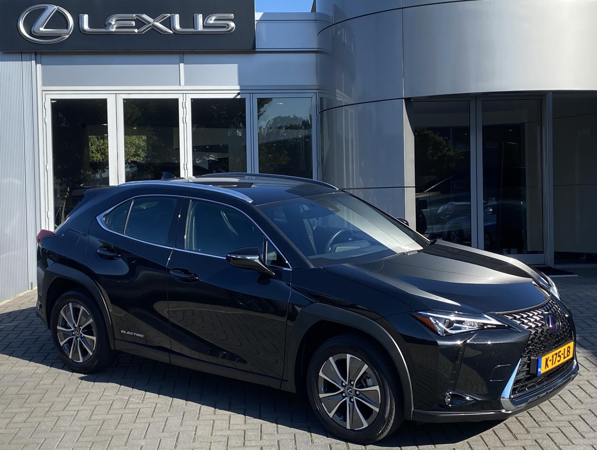 Lexus UX 300e Business 54 kWh NL-AUTO VOLLEDIG ELEKTRISCH APPLE CARPLAY ANDROID AUTO EL-STOELEN DAB+