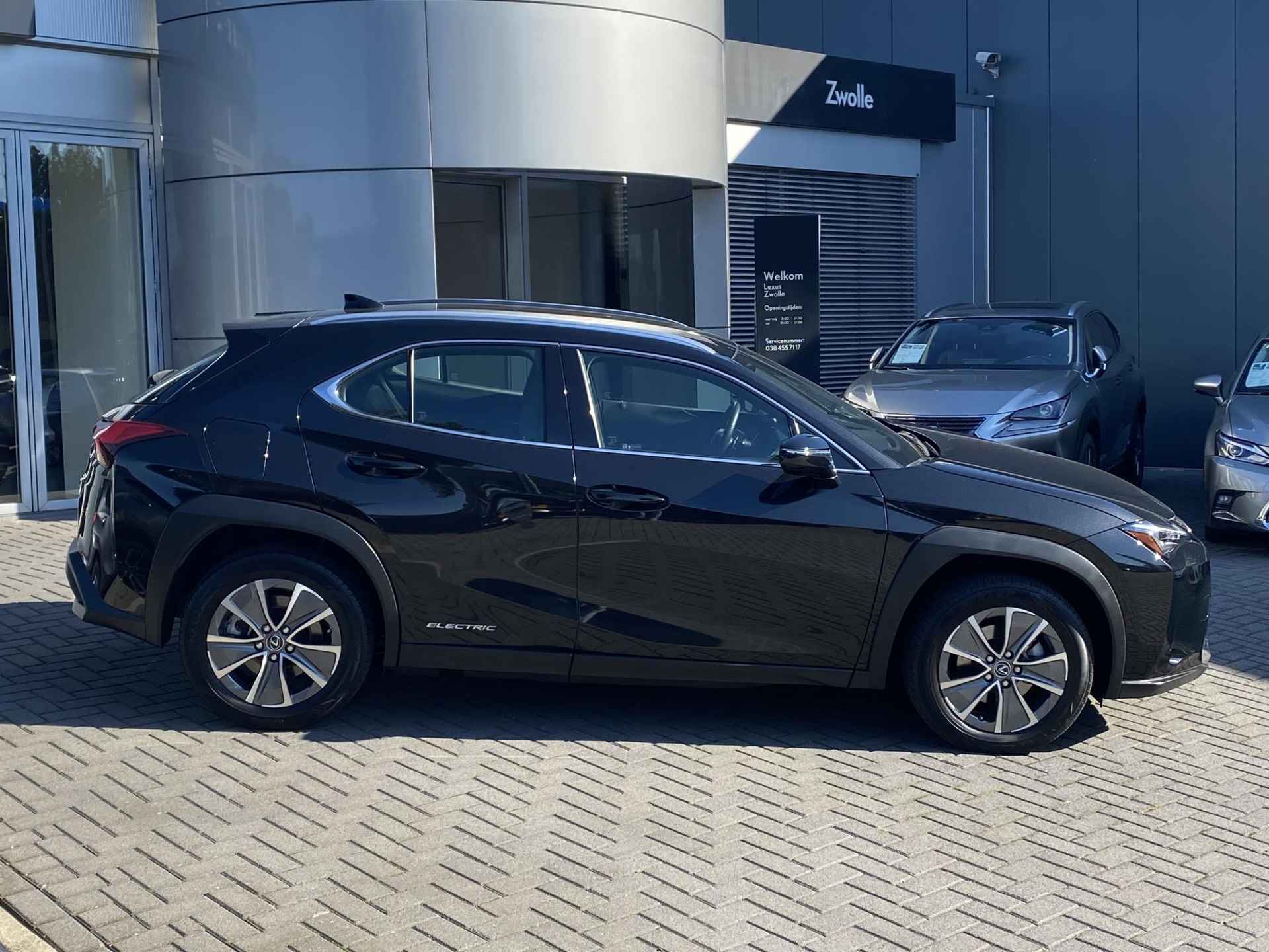 Lexus UX 300e Business 54 kWh NL-AUTO VOLLEDIG ELEKTRISCH APPLE CARPLAY ANDROID AUTO EL-STOELEN DAB+ - 2/34