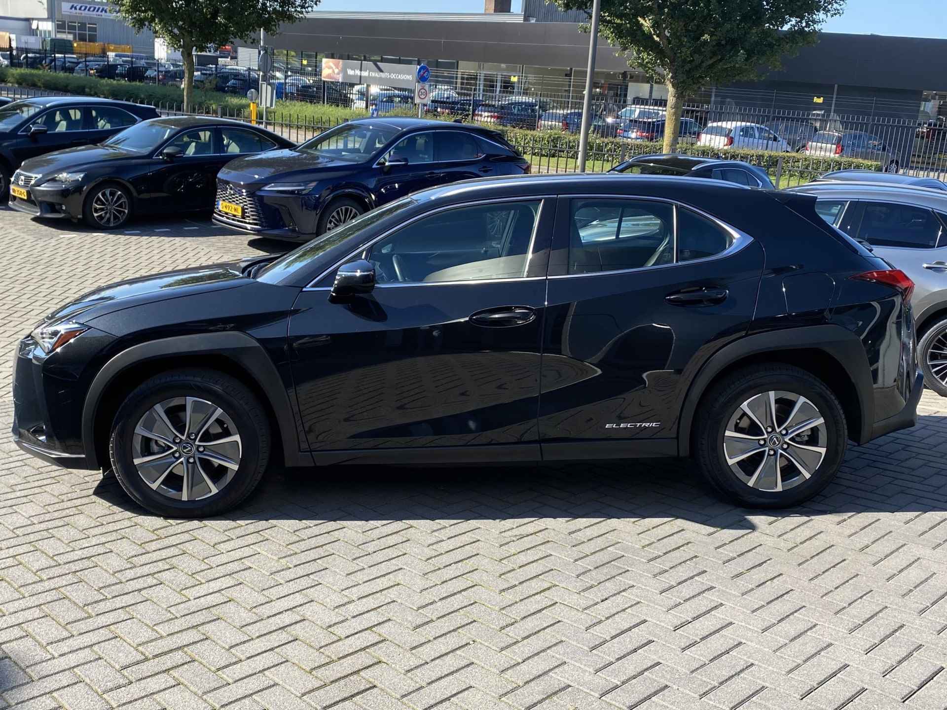 Lexus UX 300e Business 54 kWh NL-AUTO VOLLEDIG ELEKTRISCH APPLE CARPLAY ANDROID AUTO EL-STOELEN DAB+ - 6/34