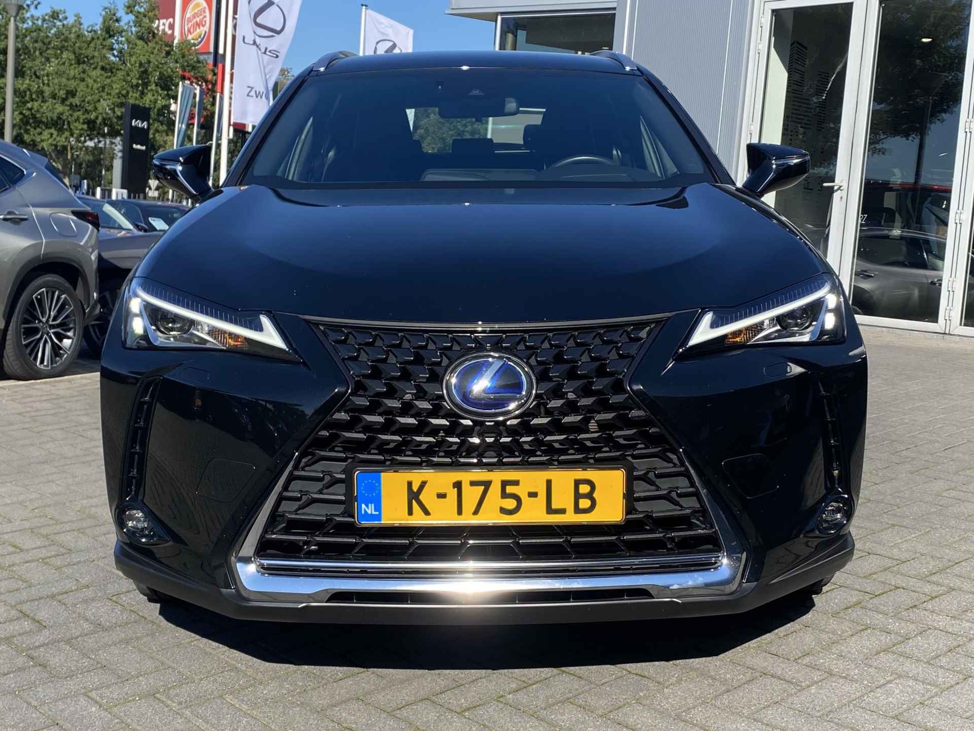 Lexus UX 300e Business 54 kWh NL-AUTO VOLLEDIG ELEKTRISCH APPLE CARPLAY ANDROID AUTO EL-STOELEN DAB+ - 8/34