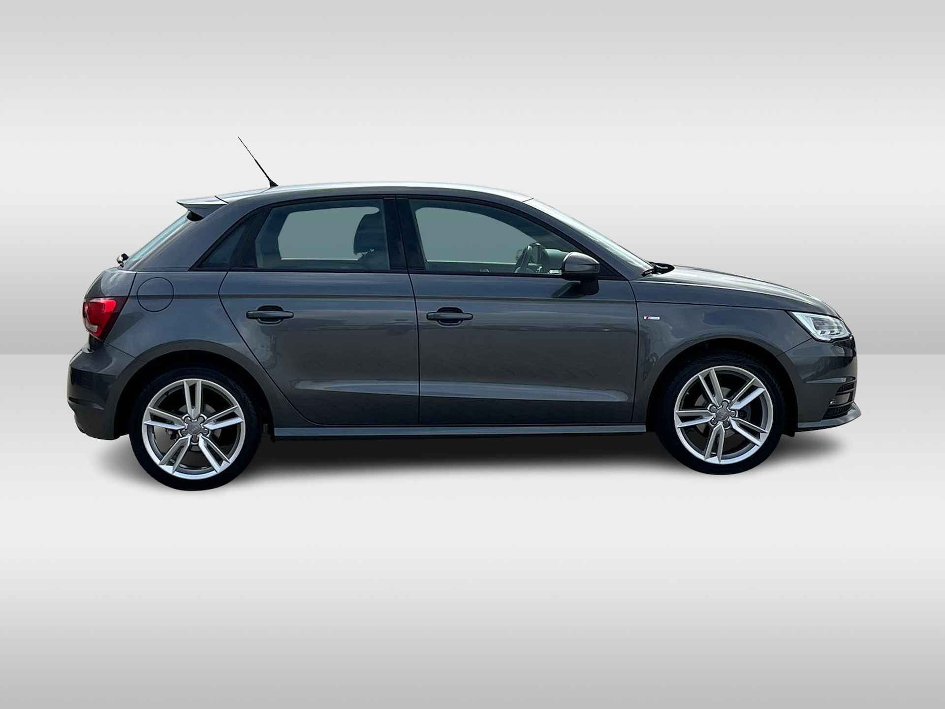 Audi A1 Sportback 1.0 TFSI Advance Sport / 17" LMV / Navigatie / S-Line Exterieur / Cruise Control P4 - 9/30