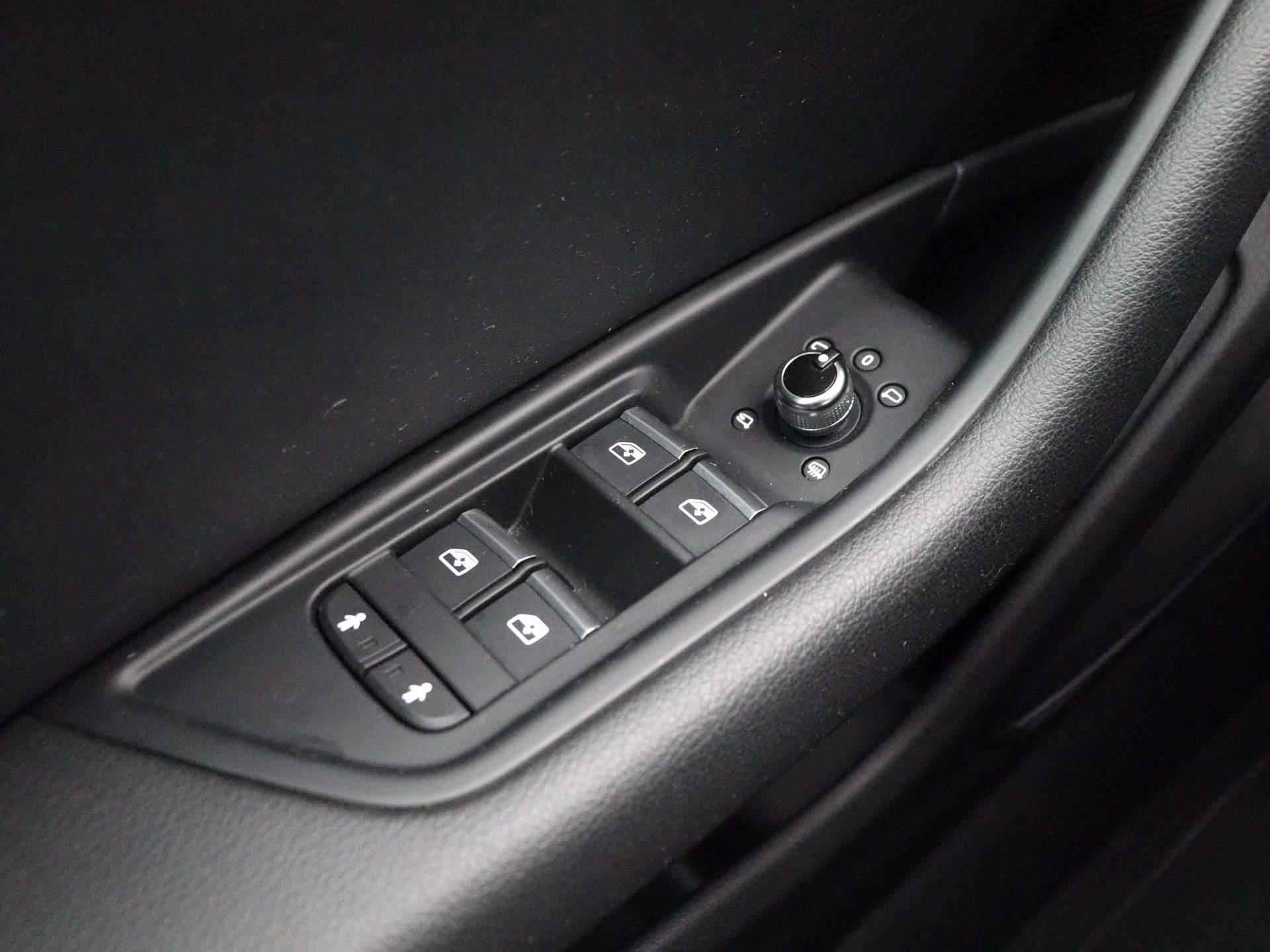 Audi A5 Sportback 35 TFSI Sport S-line edition 150 PK | Automaat | Navigatie | S-line exterieur | S-line interieur | Stoelverwarming | Parkeersensoren | LED | Bang & Olufsen 3D | Cruise control | Climate control | Schakelflippers | Lichtmetalen velgen | Stoelverwarming | Drive select | - 25/33