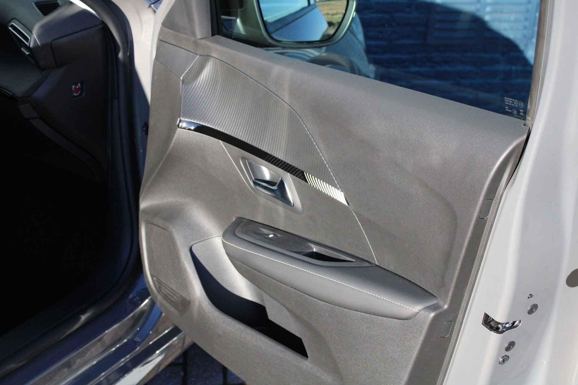 Peugeot e-208 EV e-Style 50 kWh | 16% Bijtelling | BTW | Nieuw model | Navigatie | - 7/36