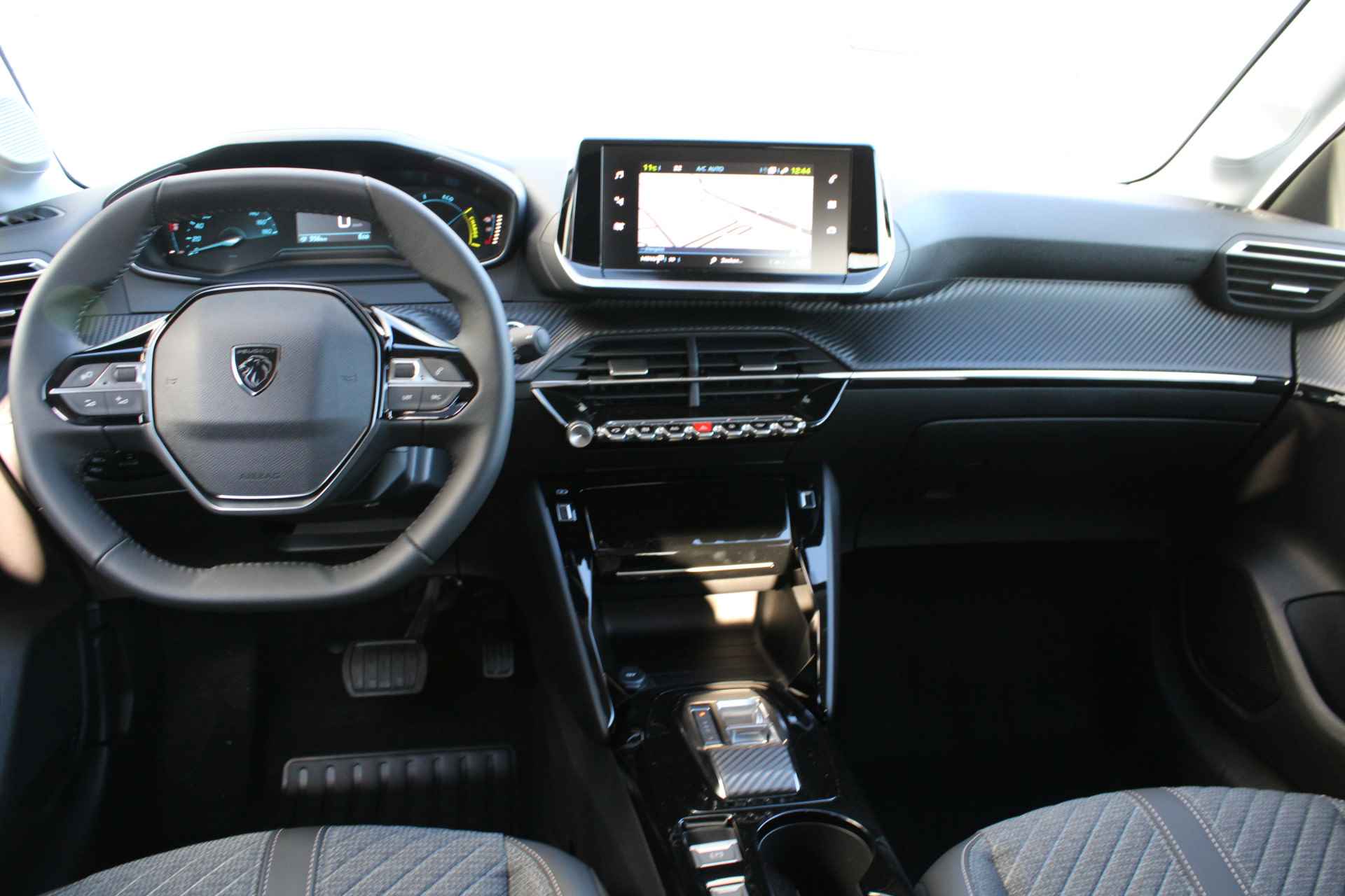 Peugeot e-208 EV e-Style 50 kWh | 16% Bijtelling | BTW | Nieuw model | Navigatie | - 19/36